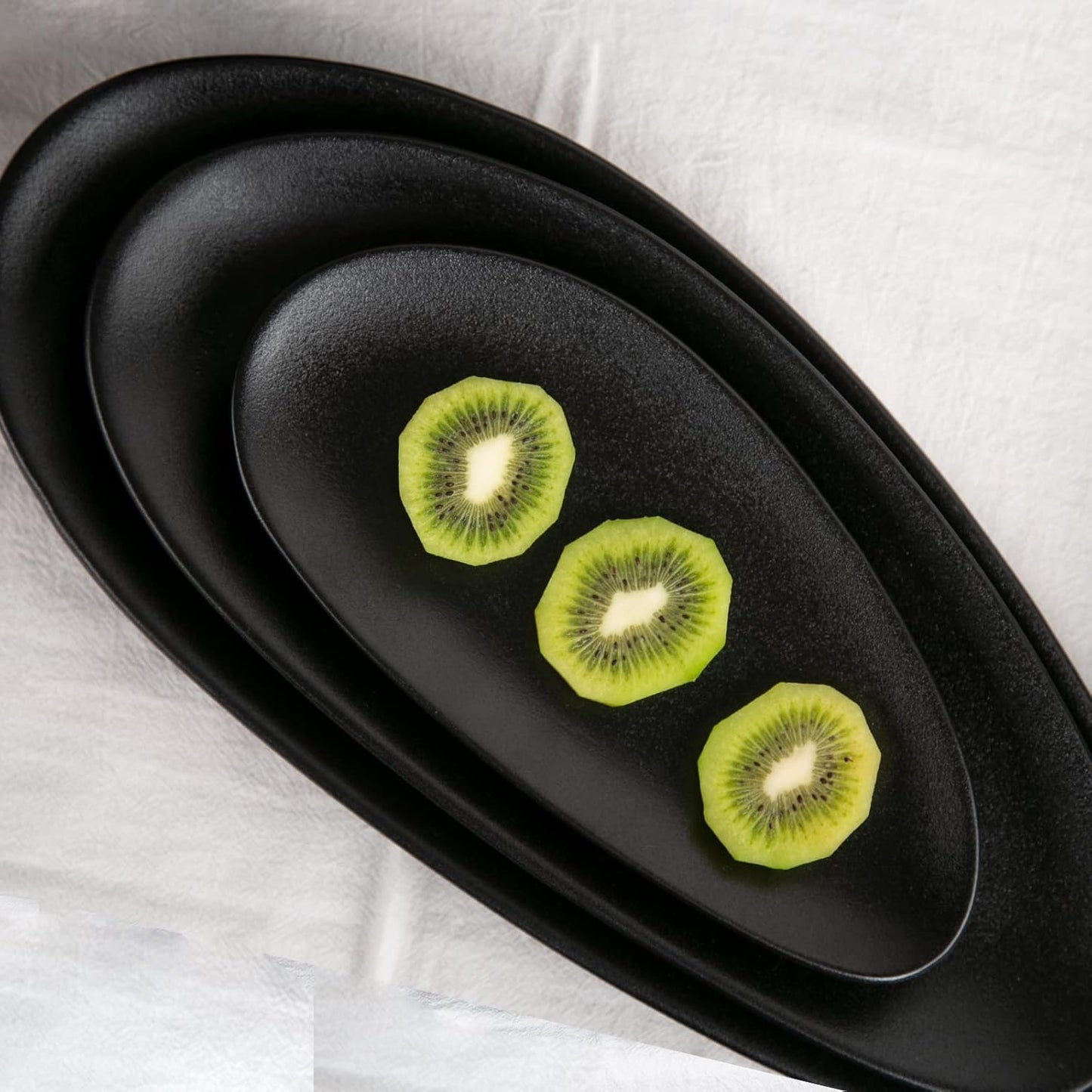 vicrays Large Oval Serving Platters, 16"/14"/10" Porcelain Serving Platters for Party, BBQ,Stackable Serving Trays Serving Plates for Appetizers, Sushi, Restaurant, Set of 3 (Black)`