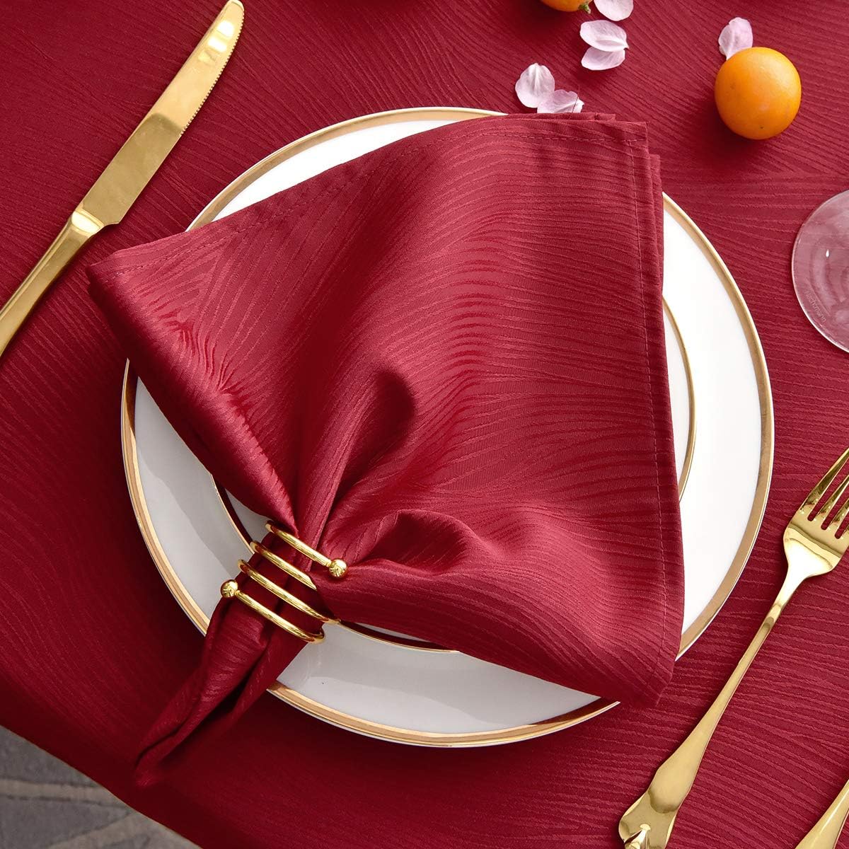 maxmill Jacquard Cloth Napkin 20 x 20 Inch Swirl Pattern Solid Washable Polyester Dinner Napkins Set of 4 with Hemmed Edges Great for Family Holiday Dinners Weddings Parties and Banquets Red