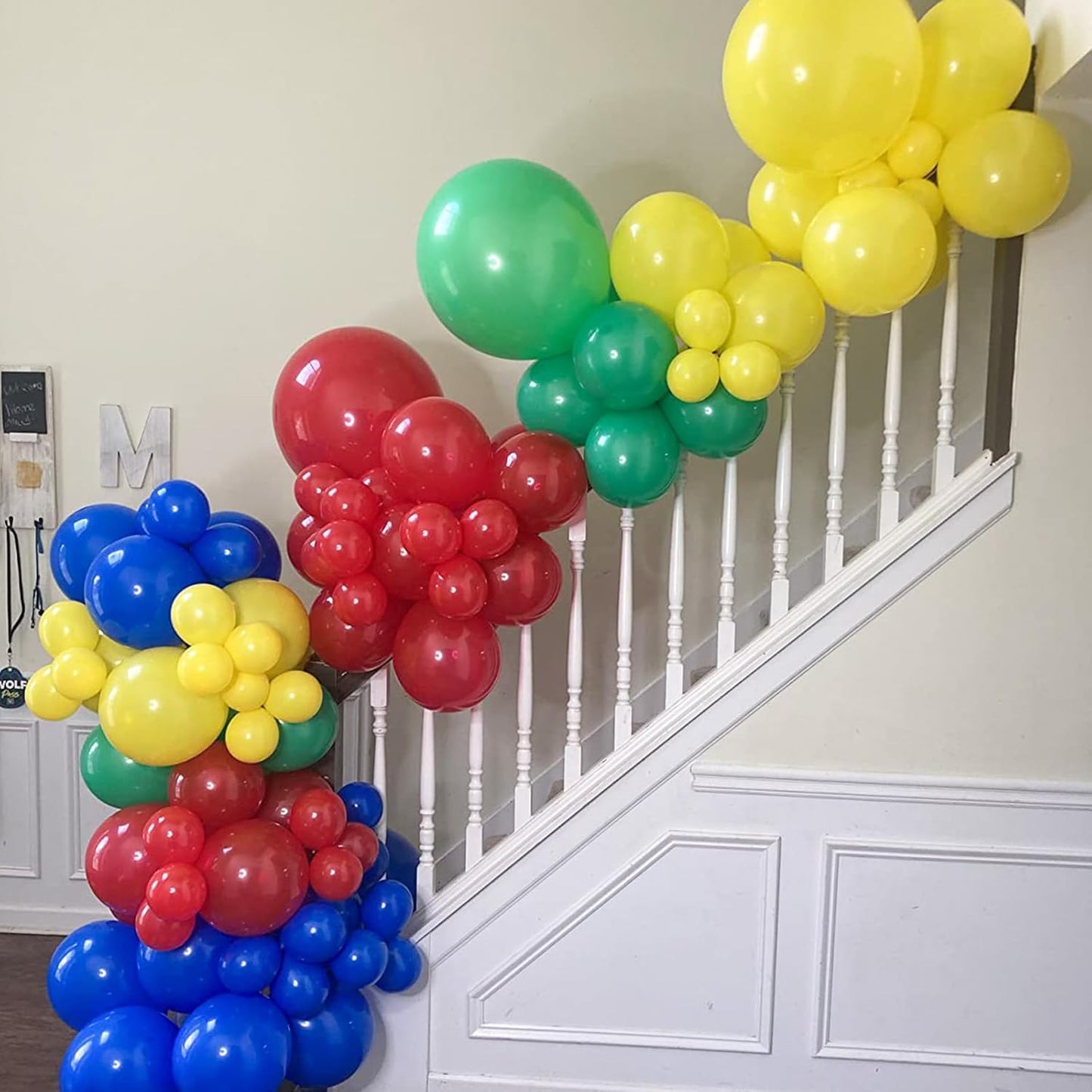 Togvu Red Yellow Blue Balloons, 12 Inch Carnival Circus Balloon, Matte Blue Yellow Red Green Balloons with Colourful Confetti Balloons for Kids Birthday Baby Shower Carnival Theme Party Decoration