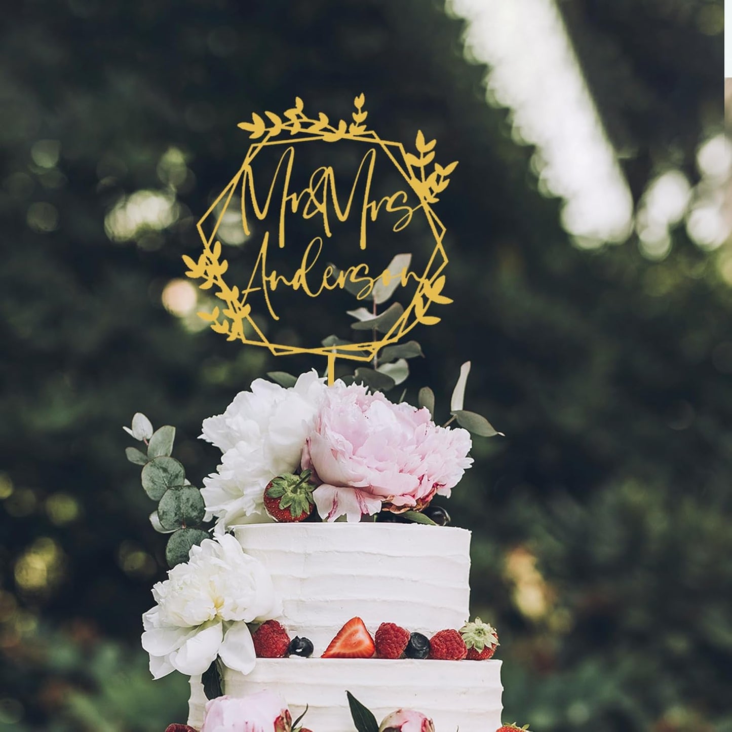 Custom Luxury Bride & Groom Cake Topper with Wreath & Heart for Couple's Wedding or Engagement
