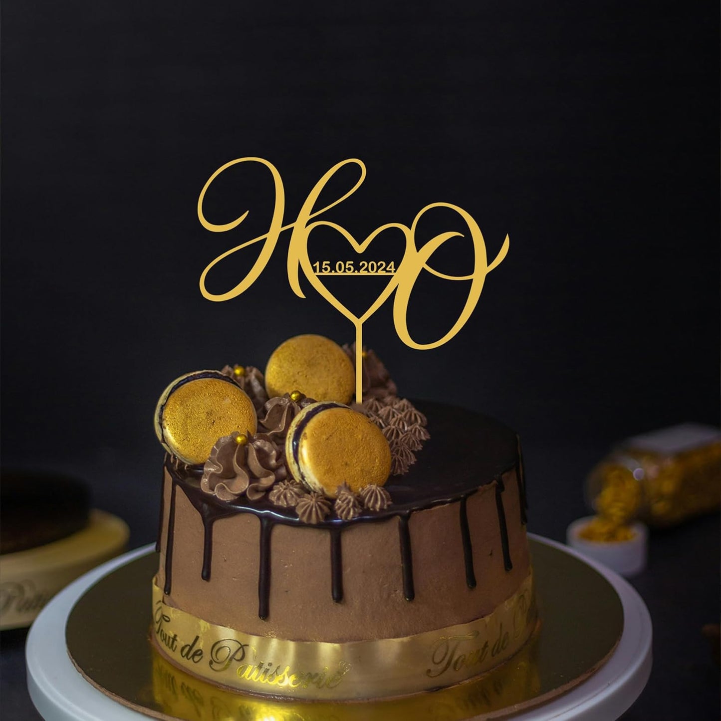 Customized Wedding Cake Topper, Custom Monogram Cake Toppers, Wedding Cake Topper with Heart, Decorating the Wedding with Cake Topper, Ideal for Weddings, Anniversaries, and Engagements