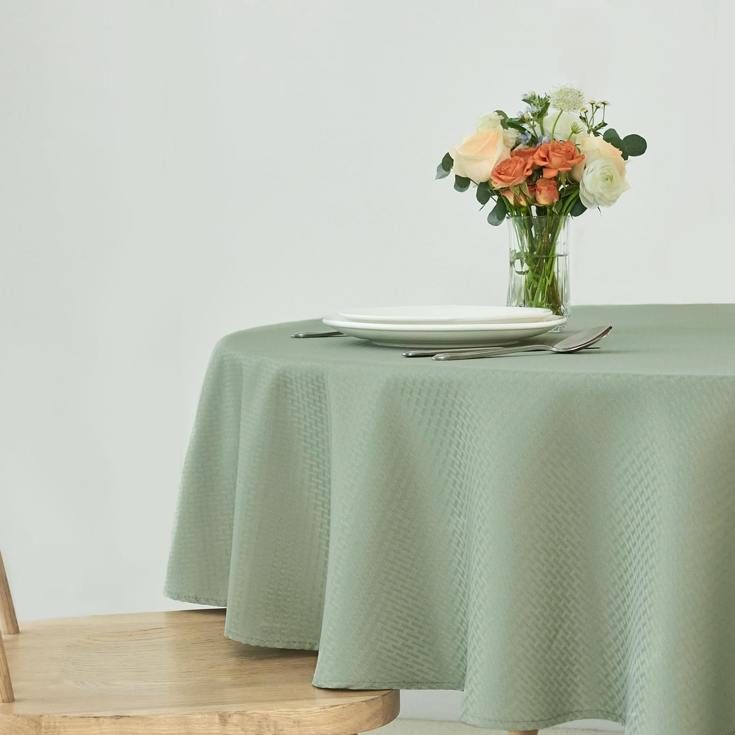 maxmill Round Weaved Texture Design Tablecloth Spill-Proof Wrinkle Free Soft Washable Table Cloth for Circular Table Cover, for Dining Room Banquet Parties Holiday Dinner, 70 Inch Sage Green