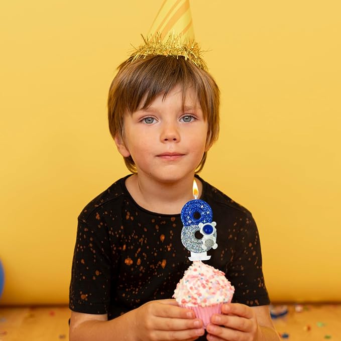 HXOUSE Astronaut 8th Birthday Candle - Space Universe Sparkler 8 Candle for Birthday Cake Boy, Topper for Party Decorations Anniversary Celebrations (Number 8)
