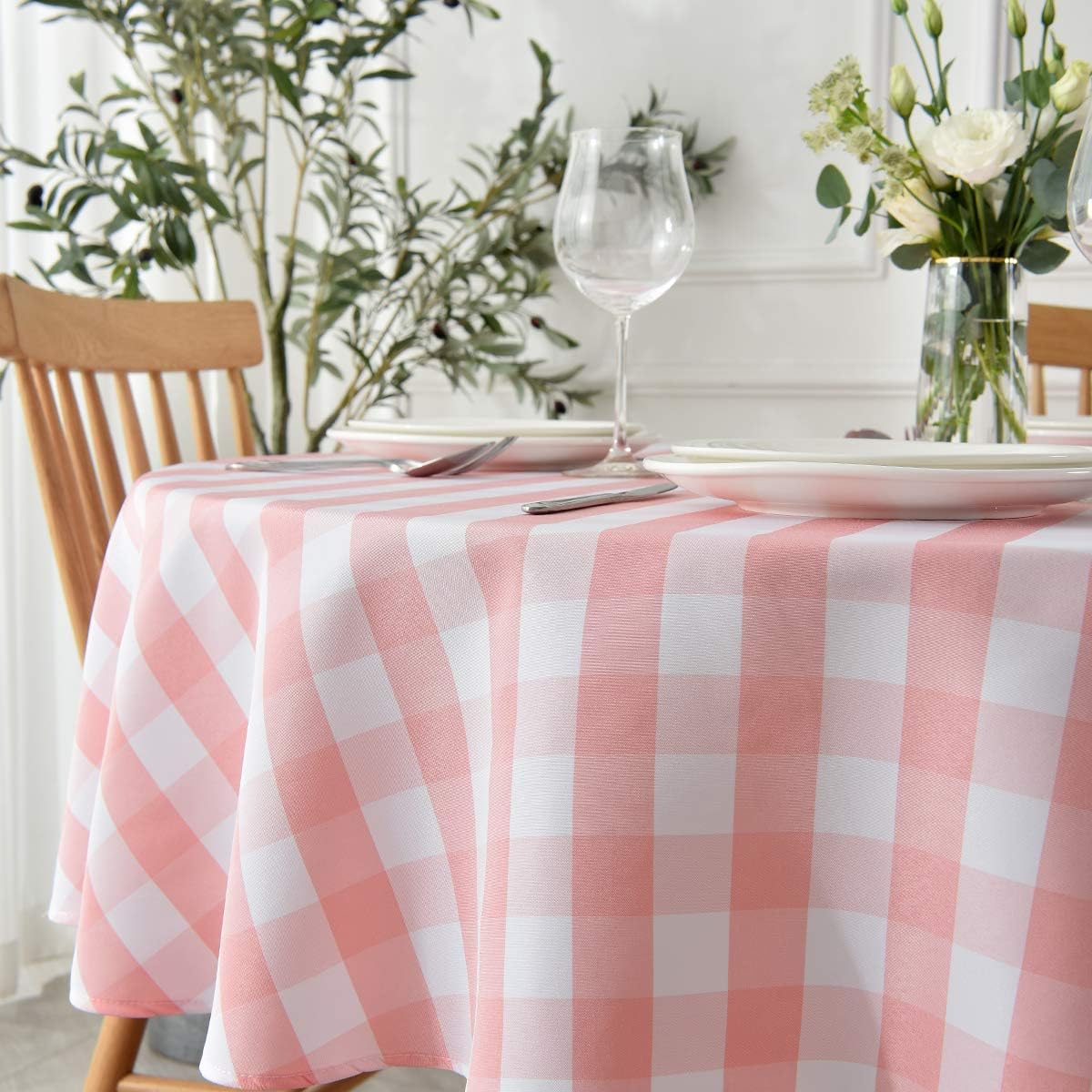maxmill Round Checkered Tablecloth Spillproof Wrinkle Free Heavy Weight Gingham Table Cloth for Circular Table Cover Buffalo Plaid for Buffet Banquet Parties Holiday Dinner 70 Inch Pink and White