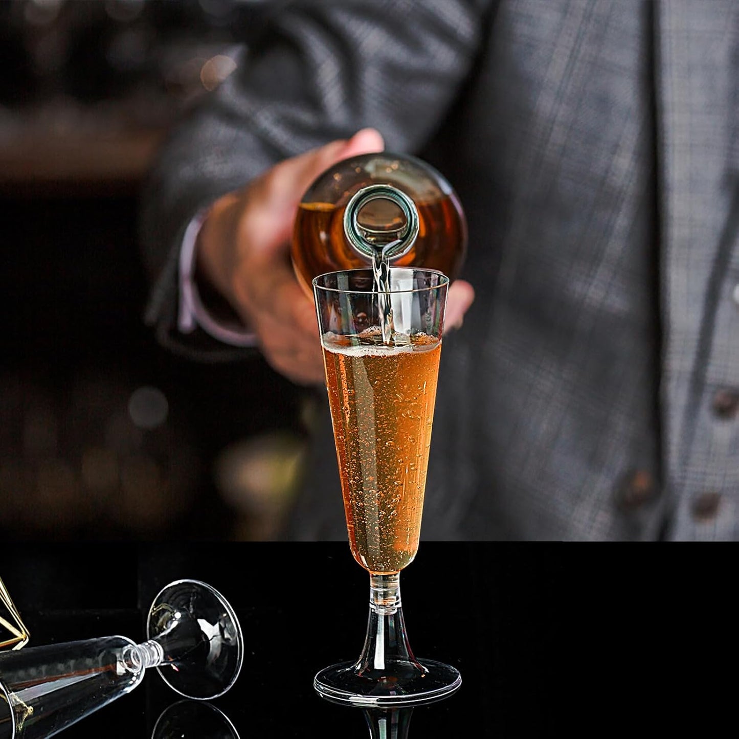 SUREHOME Plastic Champagne Flutes Disposable Champagne Glasses 20 Pack 5 Oz Clear Plastic Mimosa Glasses Acrylic Wedding Toasting Cups for New Years Eve Party Supplies 2026 Christmas Bar Cocktail Cups
