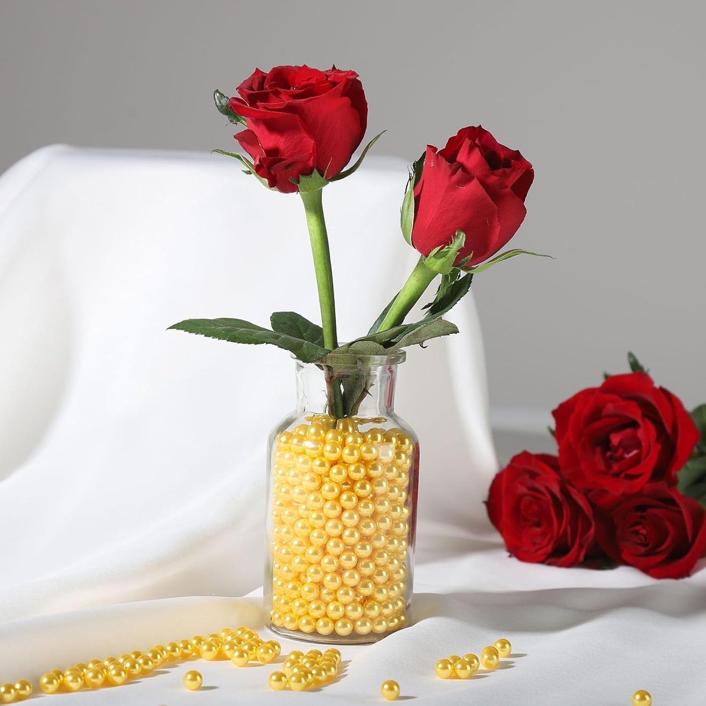 980pcs Undrilled Holeless ABS Faux Pearl Beads for Vase fillers, No Hole Round Pearls for Cosmetic Boxes, DIY Parts, Table Scatter, Wedding, Birthday Party Home Decorating (Golden, 8mm)