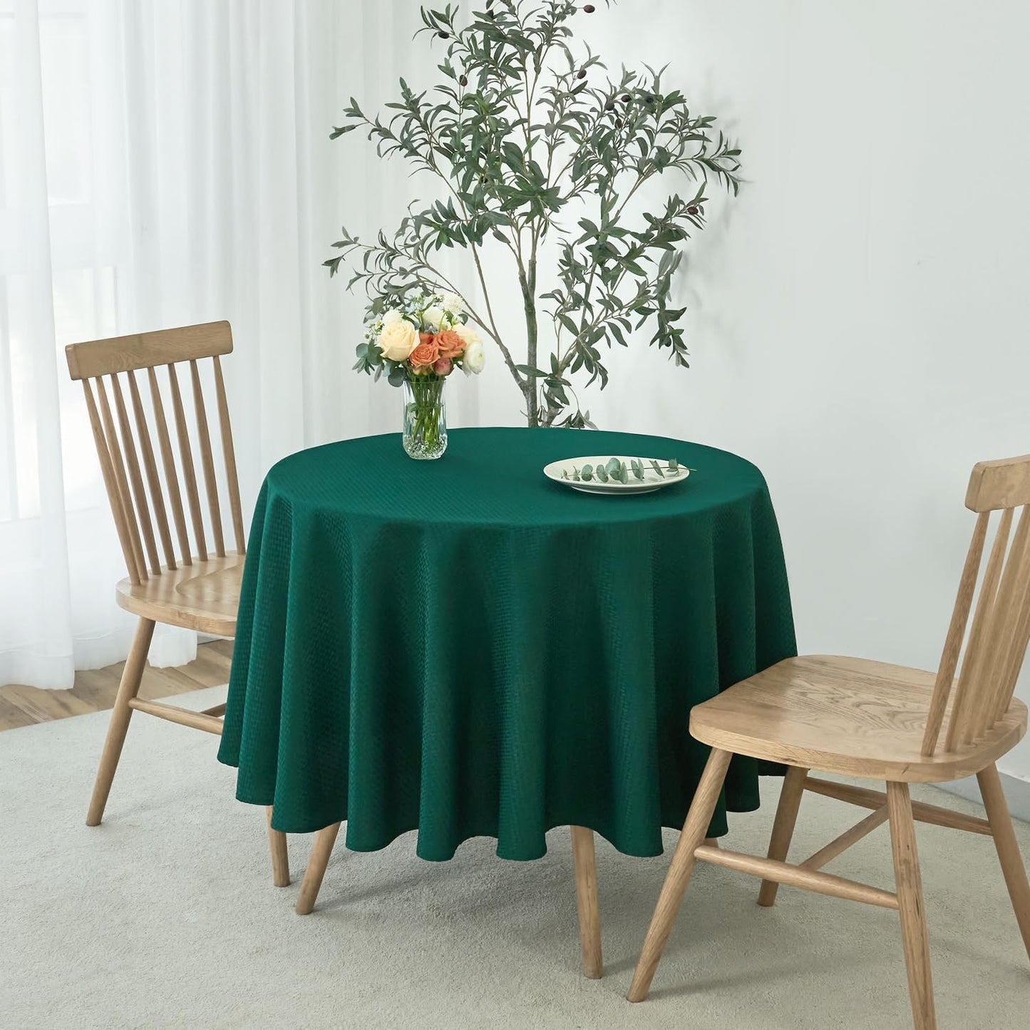 maxmill Round Tablecloth Weaved Texture Design Spill-Proof Wrinkle Free Soft Christmas Table Cloth for Circular Table Cover, for Dining Room Banquet Parties Holiday Dinner, 70 Inch Hunter Green