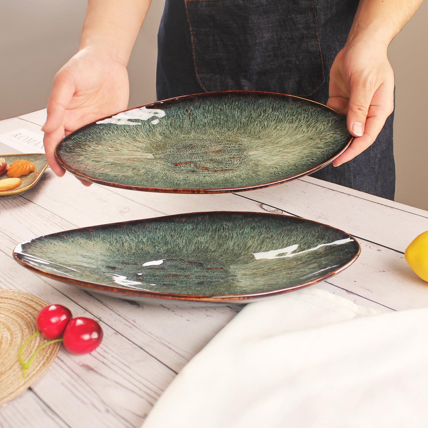 Ceramic Dinner Plates Set of 4, for Bread, Pasta, Salad, sushi - Microwave, Oven and Dishwasher Safe, Scratch Resistant durable Black reactive glaze