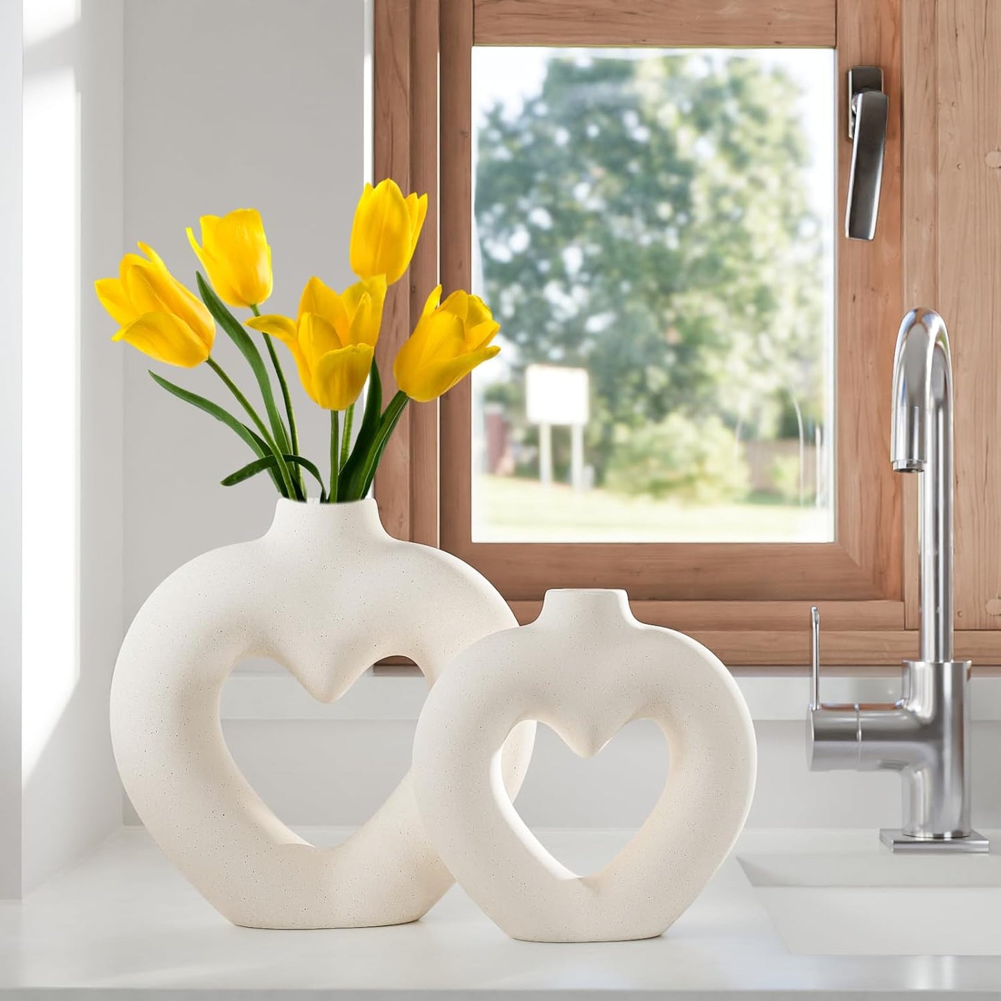 White Heart Ceramic Vases for Decor, Heart Shaped Ceramic Vase Set of 2, Nordic Shaped Vases, Minimalist Decorative Vase for Table Centerpiece Wedding Dining Living Room Office House Decoration