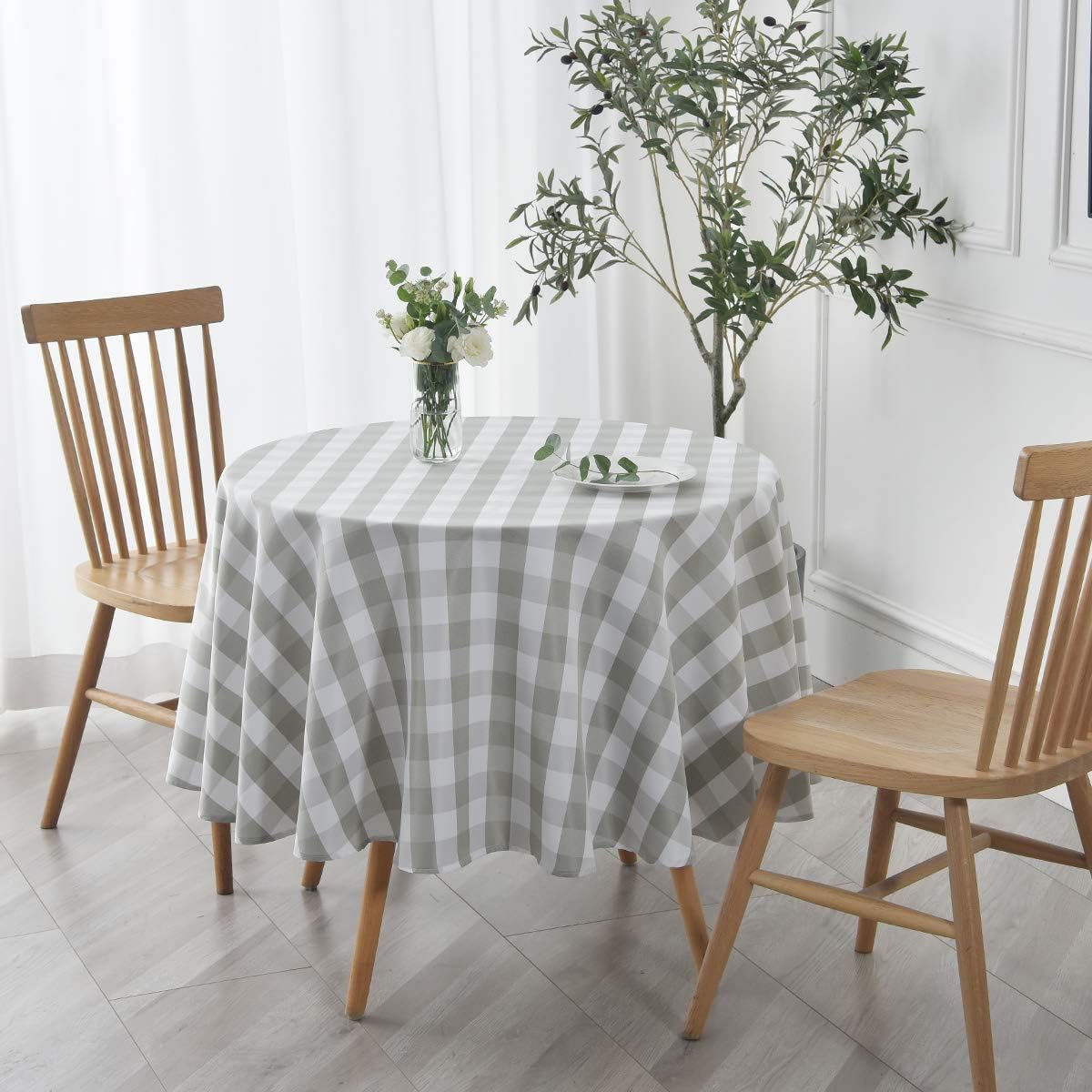 maxmill Round Checkered Tablecloth Spillproof Wrinkle Free Heavy Weight Gingham Table Cloth for Circular Table Buffalo Plaid for Buffet Banquet Parties Holiday Dinner 70 Inch Gray and White