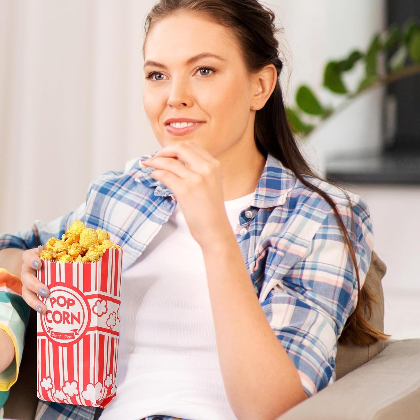 300 Pieces Paper Popcorn Bags 1 Oz Popcorn Container Red and White Concession Stand Supplies Movie Theme Party Supplies