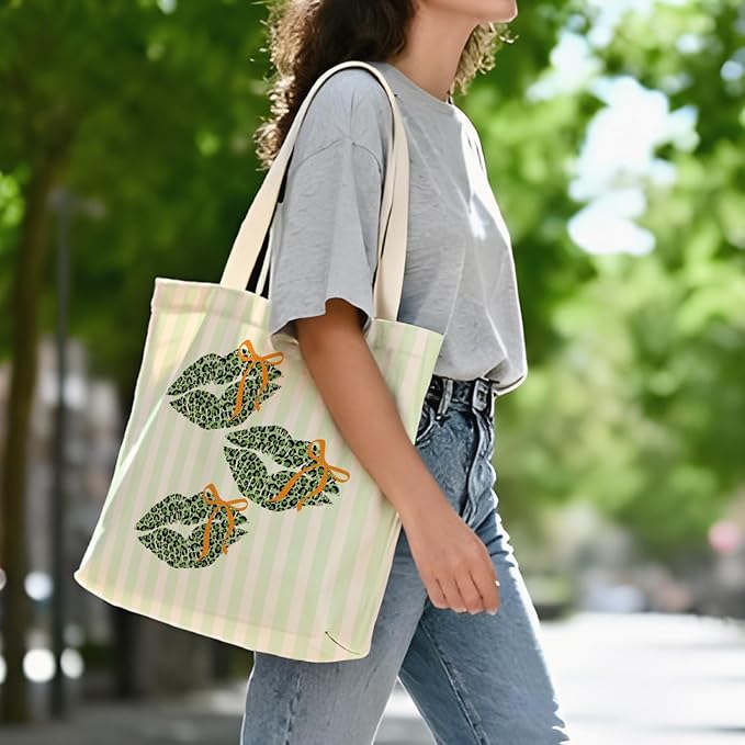 Coquette Bow Green Leopard Lip Tote Bag for Women,Trendy Cheetah Print Canvas Tote Bag for Girls,Girly Leopard Lip Print Aesthetic Reusable Shopping Grocery Bags Party Favors