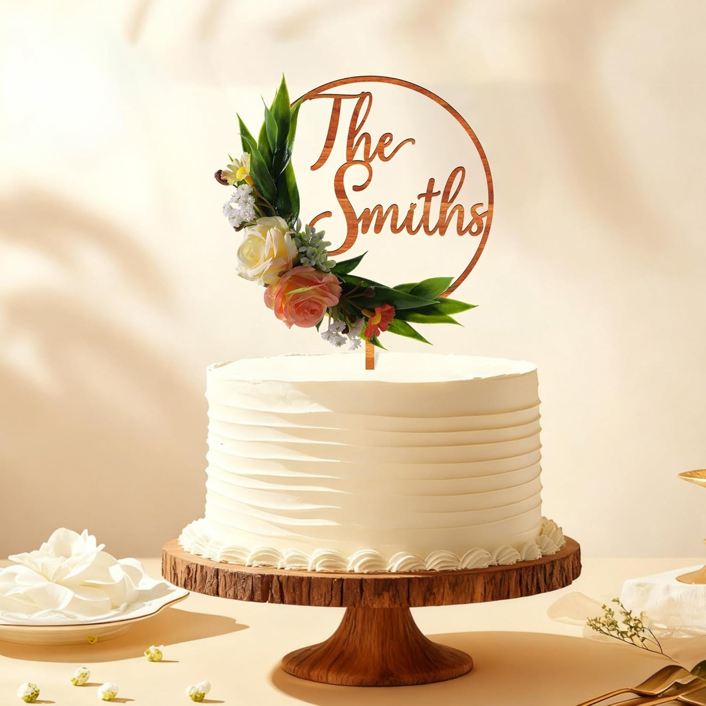 3D Flowers Wedding Cake Topper Custom Last Name Wedding Cake Decoration in Wood with 3D Artificial Roses (Maple)