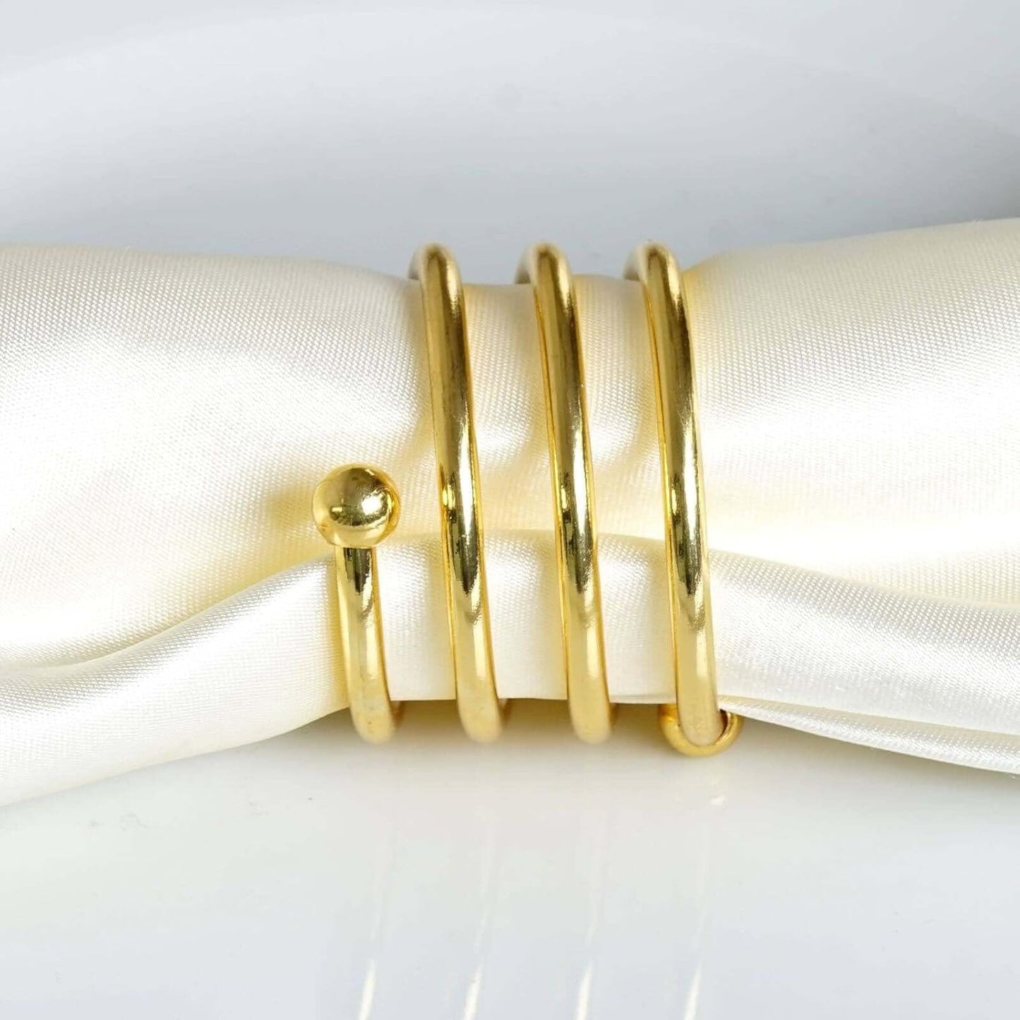 Efavormart Enticing Gold Plated Aluminum Napkin Rings for Place Settings Wedding Receptions Dinner or Holiday Parties - 4/pk