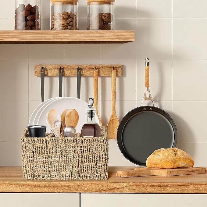 Wicker Flatware Organizer, Seagrass Cutlery Holder, Outdoor Silverware Caddy, Woven Divided Utensil Caddy with Handle, Utensil Holder for Forks, Knives, Spoons, Napkins (Natural Seagrass)