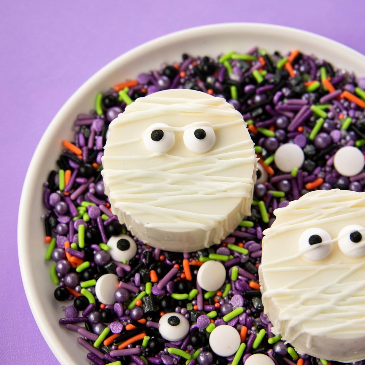 Sweets Indeed Bulk Candy Eyeballs, 200 Edible Eyes, Halloween Sprinkles, Perfect for Cake Decorations, Baking, Ice Cream, Cookies, Cupcake Topper, 2.92 ounces