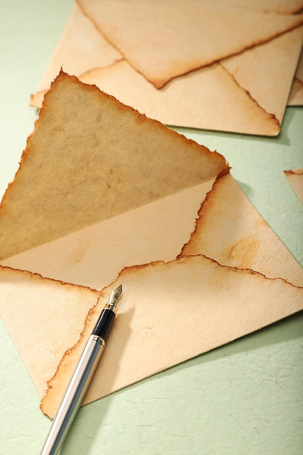 Wanderings Handmade Antiqued Envelope with Deckle Edge - 5.25 x 7.25" - Package of 25 Vintage Envelopes for Writers Invitations Wedding Stationary Love Letter - Cold Press Thick 150 GSM Recycled Paper