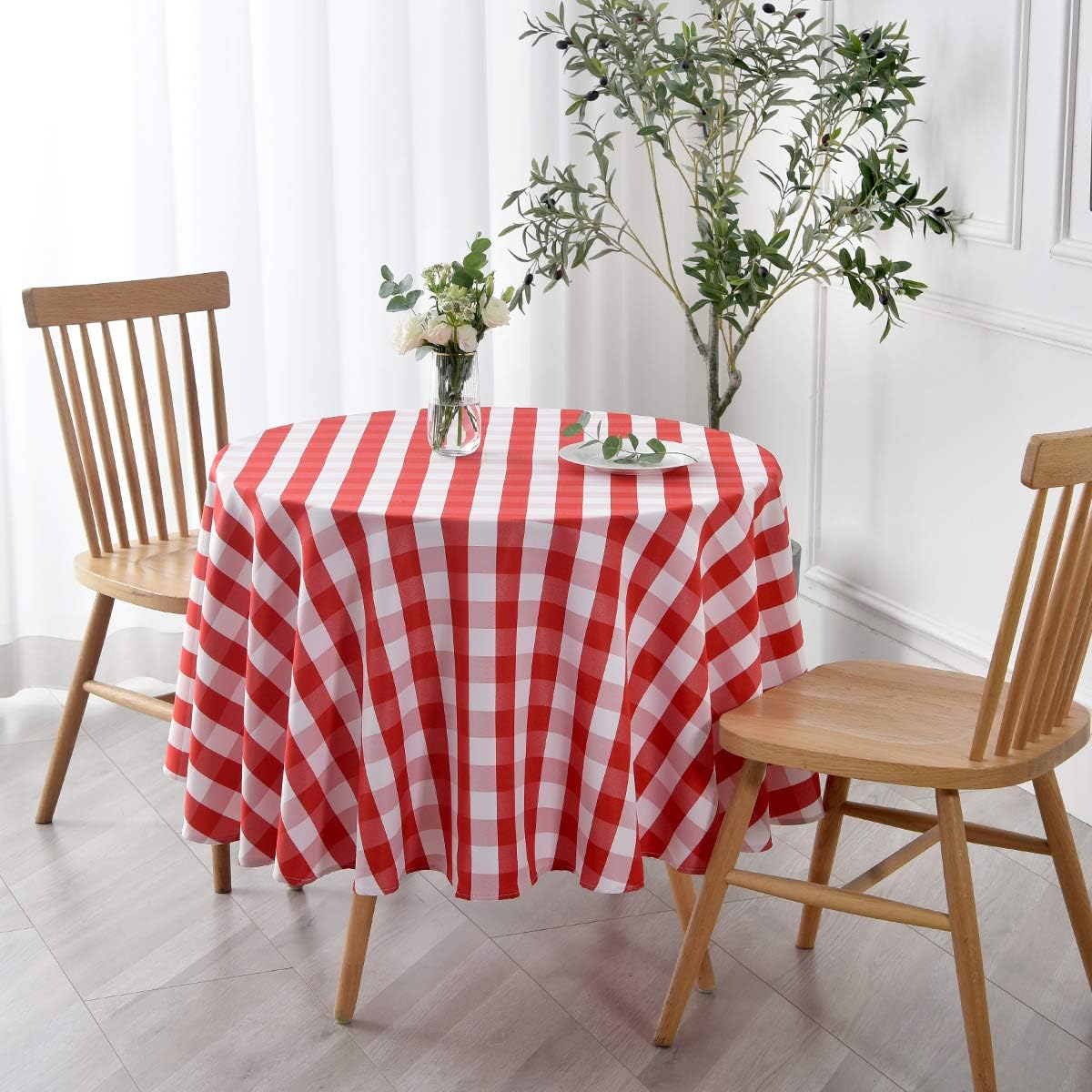 maxmill Round Checkered Tablecloth Spillproof Wrinkle Free Heavy Weight Gingham Table Cloth for Circular Table Cover Buffalo Plaid for Buffet Banquet Parties Holiday Dinner 70 Inch Red and White