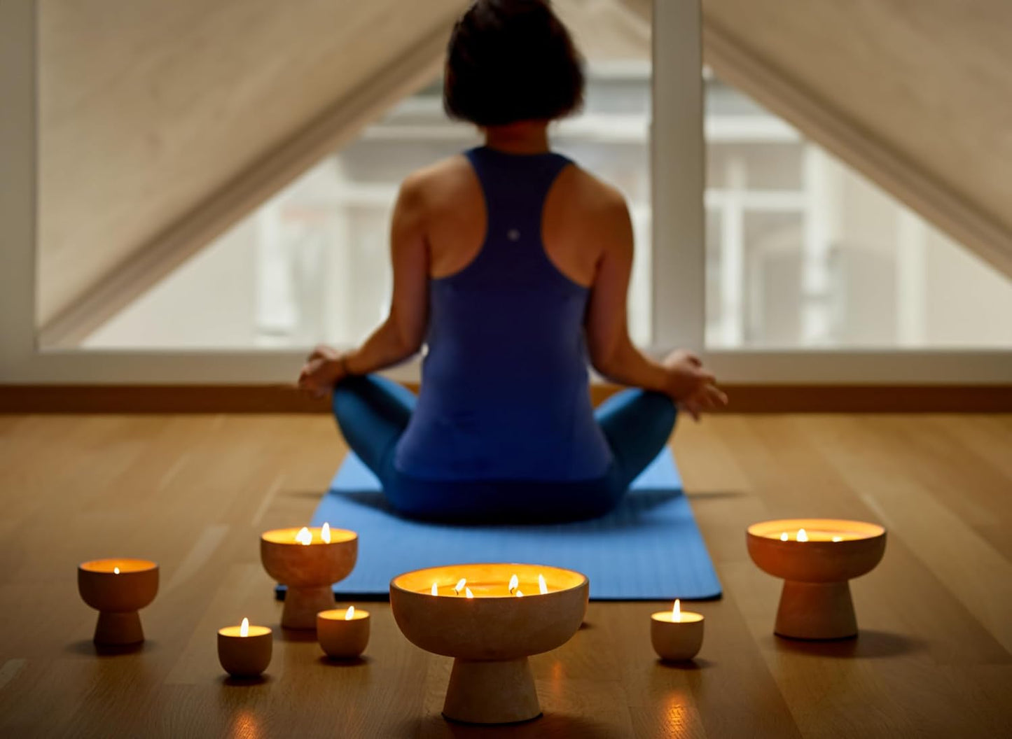BLUEME Balance - White Lotus & Tea, Luxury Candle w/Essential Oils, 6 Wick, Hand-Poured Soy, Cotton Wick, Ceramic