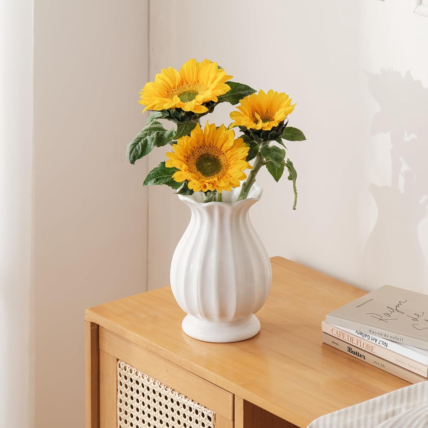 White Ceramic Vase, 7.6 Inch Flower Vase Home Decor Modern Decorative Vases for Bouquet, Unique Vases for Farmhouse Living Room Cabinet Table Centerpieces Wedding Decorations