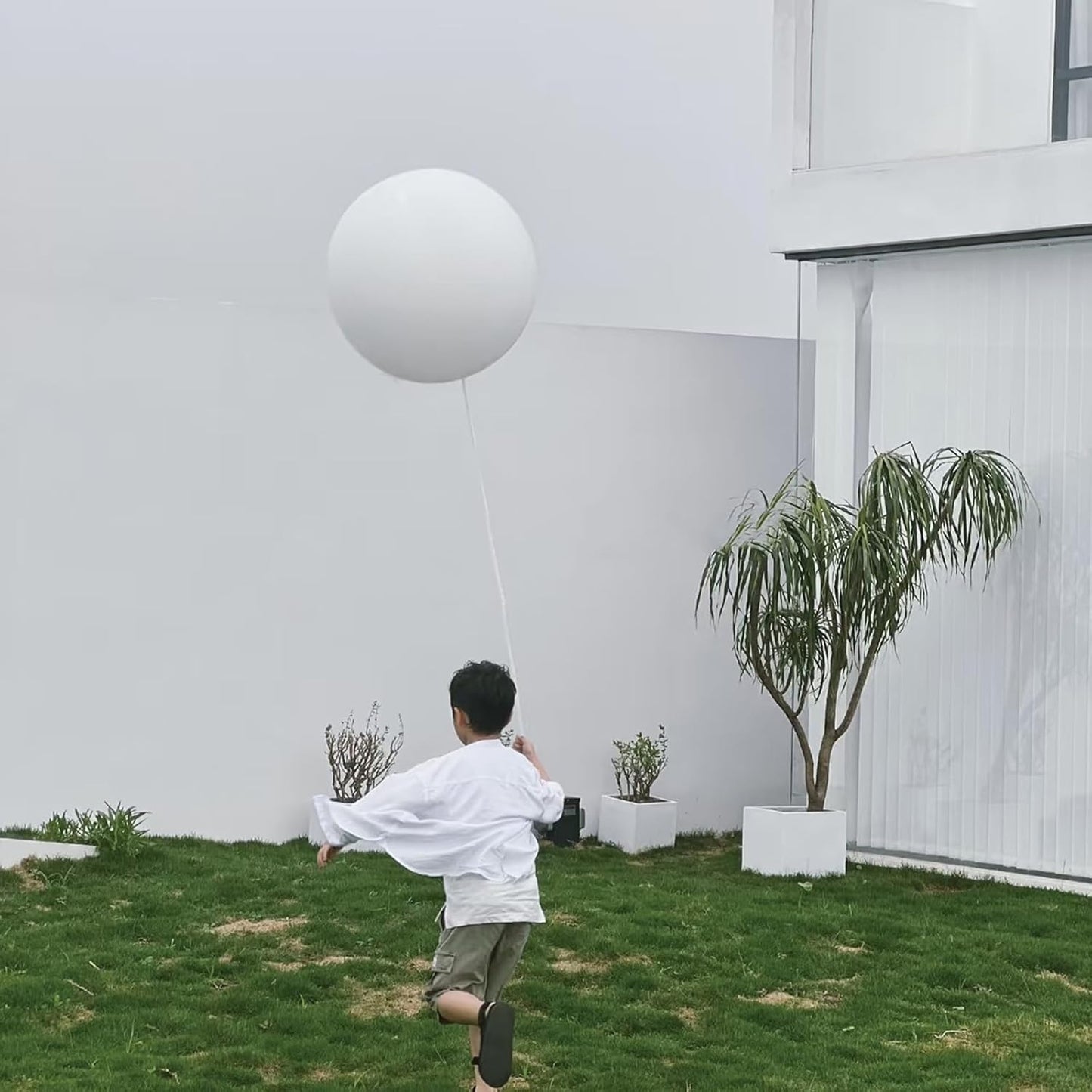 15Pcs 24 Inch Balloons White Giant Round Balloons Large Balloon for Festival, Christmas, Birthday Party Decorations