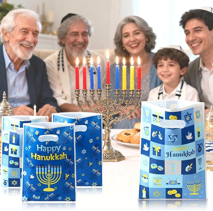 vueuKiGE Hanukkah Gift Bags, 100 PCS Hanukkah Treat Bags with Handles, 7x9.8 Inch Plastic Chanukah Gift Goodie Candy Cookie Bag Jewish Themed Party Favor Bag for Hanukkahs Party Decorations Supplies