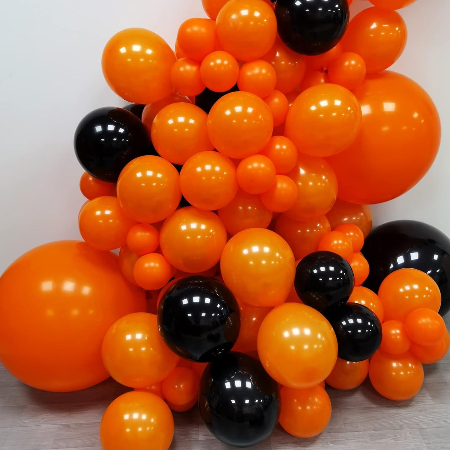 Orange Black Balloon Garland 163 Pcs 18In 12In 10In 5In Latex Balloons Arch Kit for Halloween Trick or Treat Spooky Ghost Party Graduation Anniversary Birthday Party Decors (Orange Black)