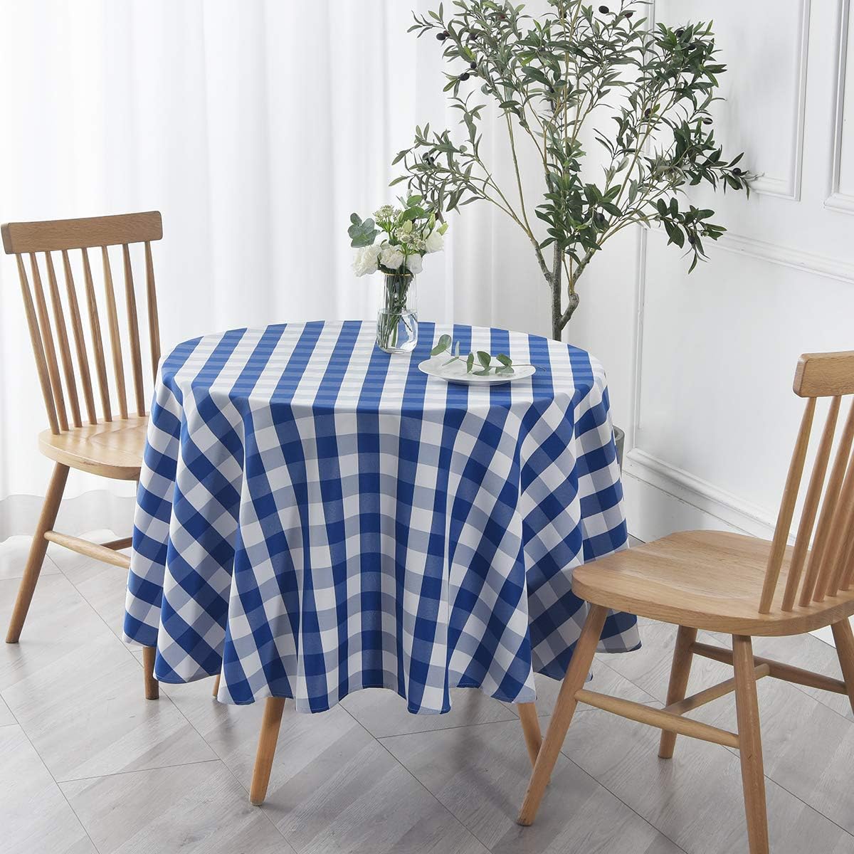 maxmill Round Checkered Tablecloth Spillproof Wrinkle Free Heavy Weight Gingham Table Cloth for Circular Table Cover Buffalo Plaid for Buffet Banquet Parties Holiday Dinner 70 Inch Blue and White