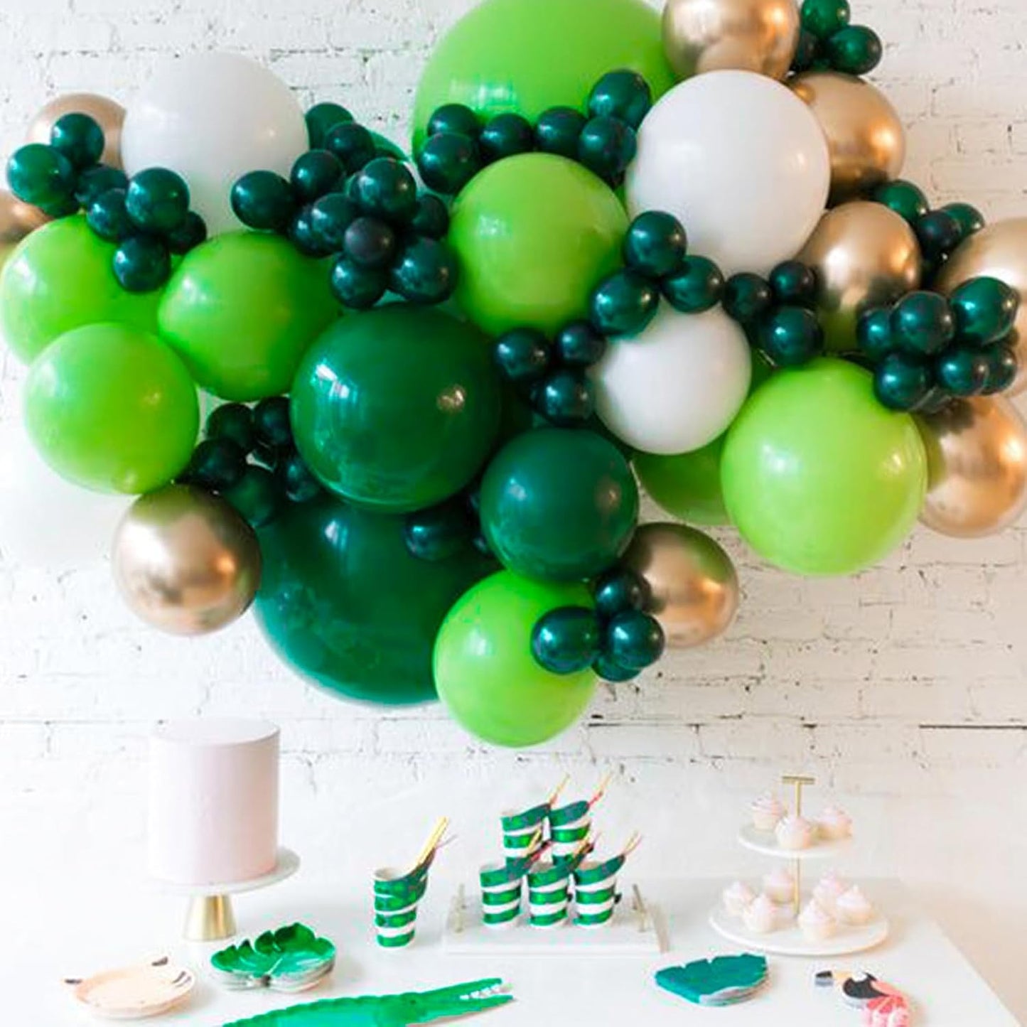 PartyWoo Dark Green Balloons 100pcs 12 Inch Emerald Hunter Forest Green Balloons for Wedding Boy Baby Shower Birthday Christmas Graduation Dinosaur Jungle Golf Theme Party Decorations Green-Y56