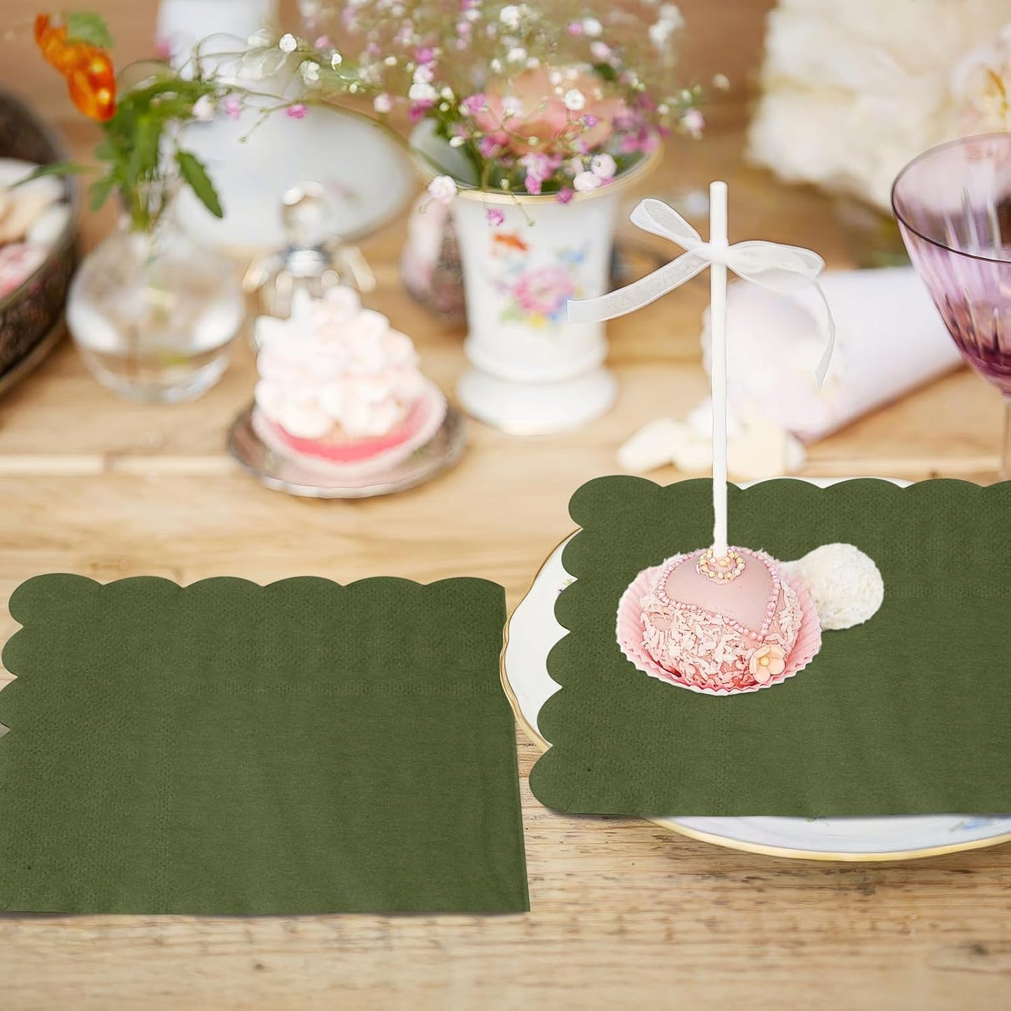 100 Pcs Cocktail Napkins, 2-Ply 5 x 5 Inches Disposable Scalloped Napkins, Thick Premium Dessert Napkins for Party, Wedding, Dinner, Birthday, Anniversary, Festival (Green)