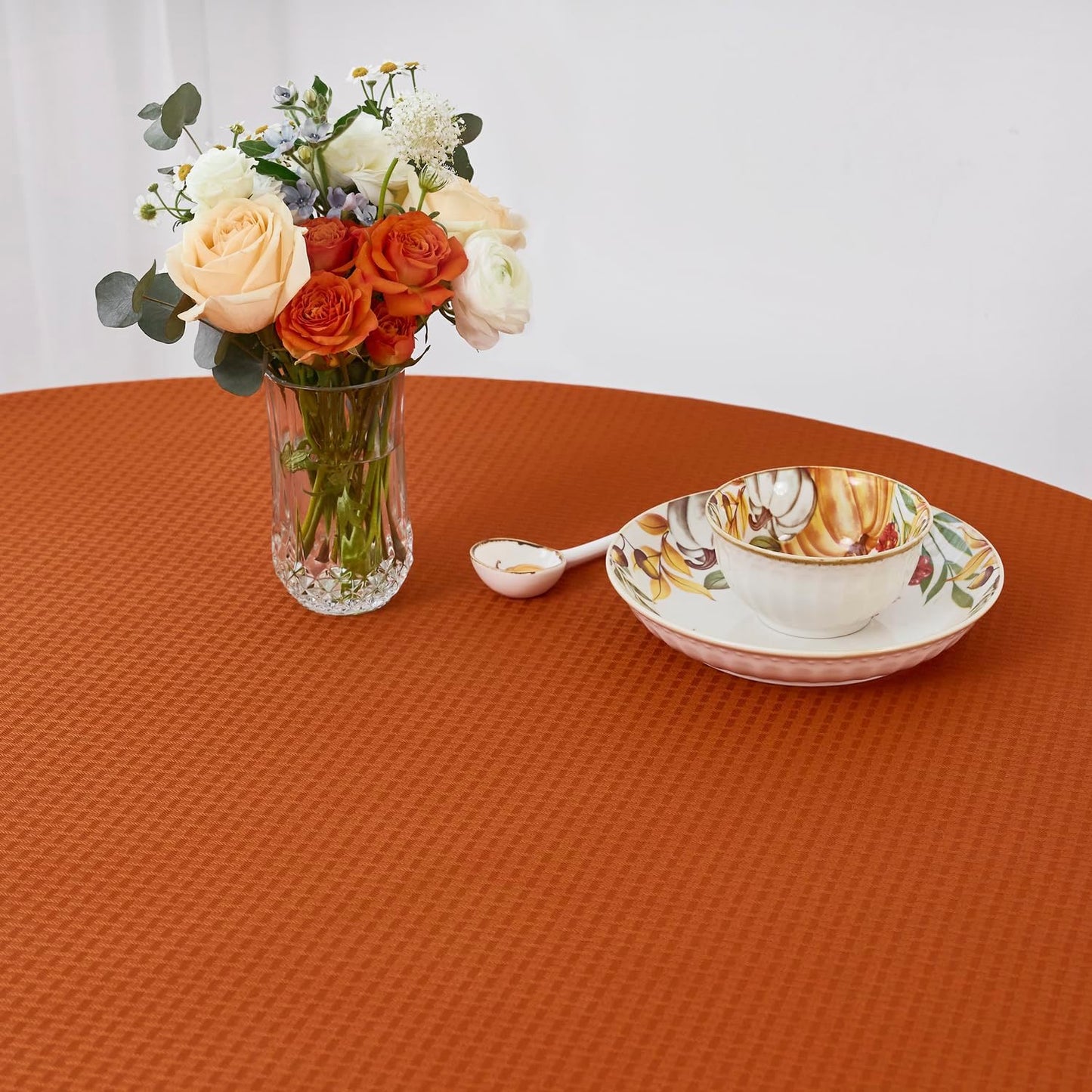 maxmill Round Tablecloth Weaved Pattern Spill-Proof Wrinkle Free Soft Jacquard Table Cloth for Circular Table Cover, for Dining Room Fall Harvest Thanksgiving Parties Holiday Dinner, 70 Inch, Rust