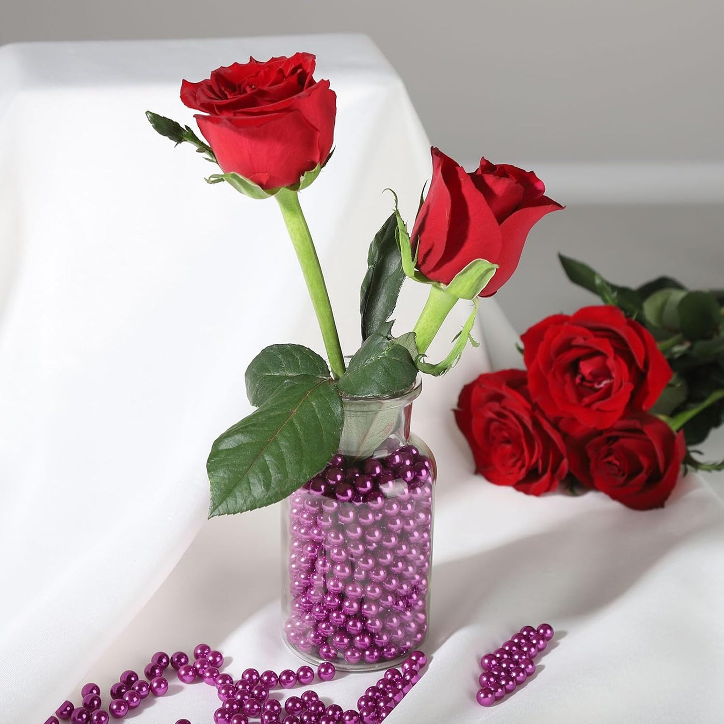 980pcs Undrilled Holeless ABS Faux Pearl Beads for Vase fillers, No Hole Round Pearls for Cosmetic Boxes, DIY Parts, Table Scatter, Wedding, Birthday Party Home Decorating (Dark Purple, 8mm)