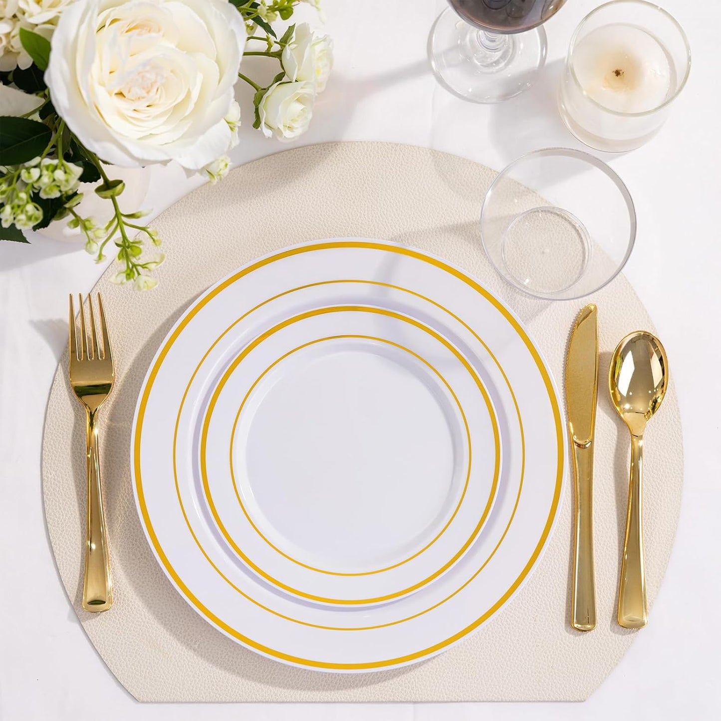 WELLIFE 600 PCS Gold Disposable Dinnerware Set for 100 Guests, Gold and White Plastic Plates for Party, 100 Each-Dinner & Salad Plates, Cups, Forks Knives Spoons for Wedding and Party