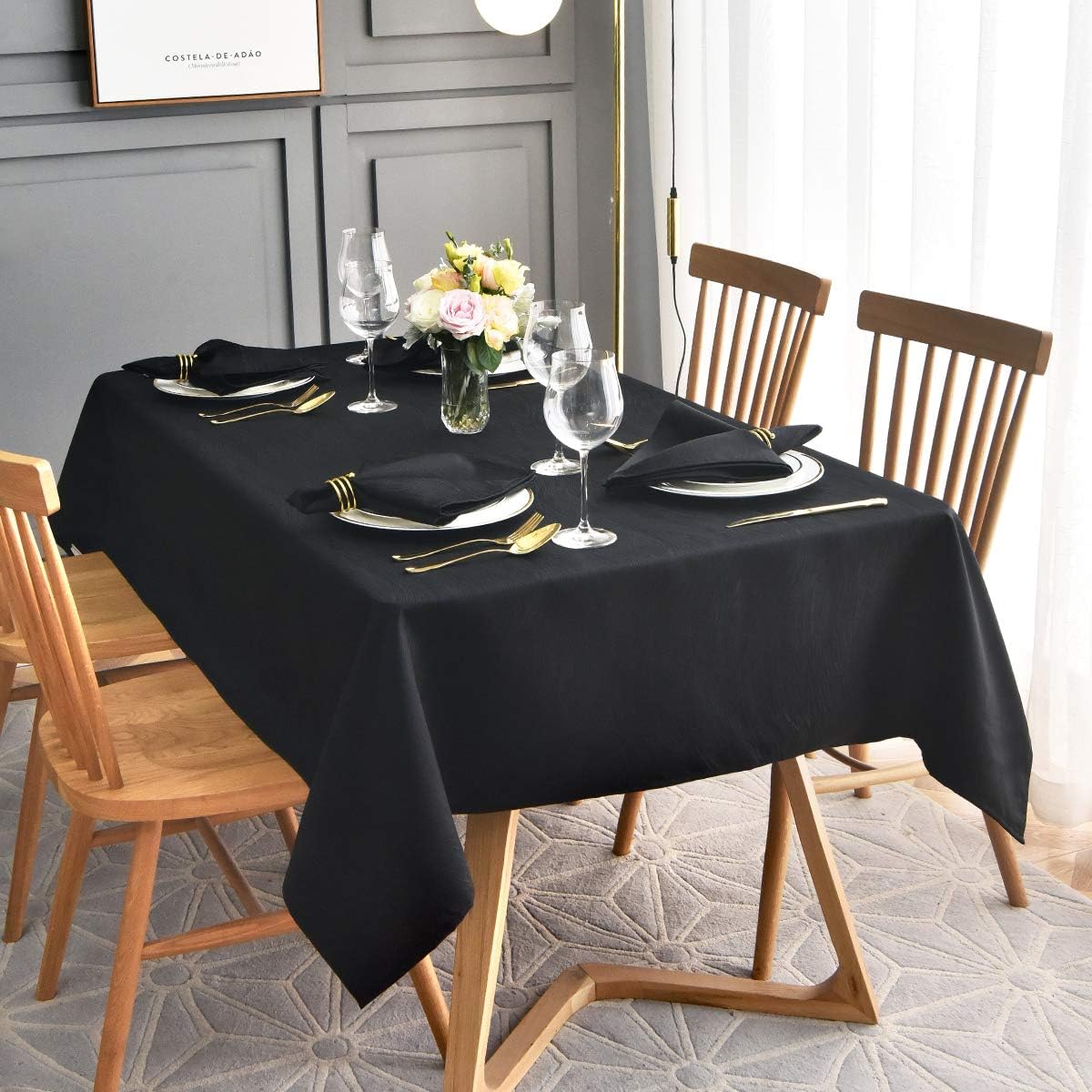 maxmill Jacquard Tablecloth Swirl Design Water Resistance Antiwrinkle Heavy Weight Soft Table Cloth for Buffet Banquet Parties Event Holiday Dinner Rectangle 60 x 84 Inch Black