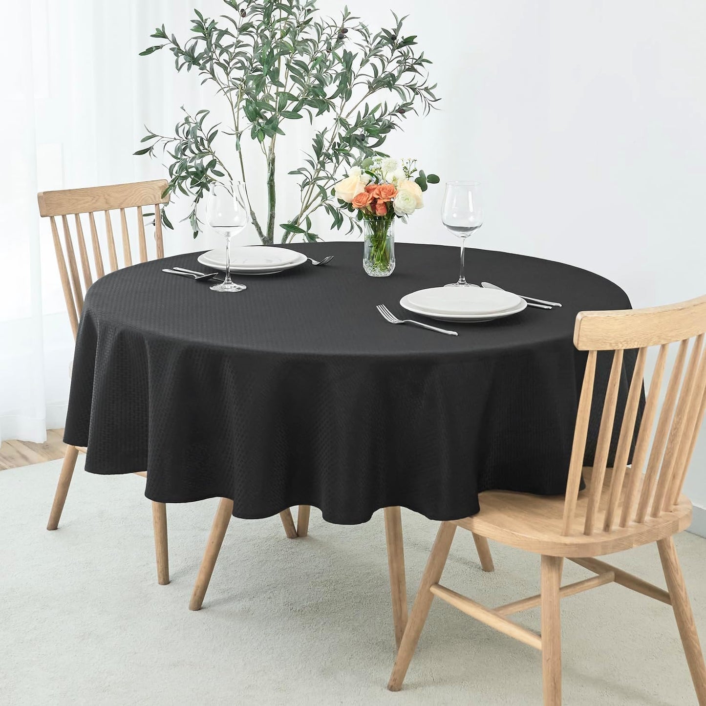 maxmill Round Weaved Texture Design Tablecloth Spill-Proof Wrinkle Free Soft Washable Table Cloth for Circular Table Cover, for Dining Room Buffet Banquet Parties Holiday Dinner, 70 Inch Black
