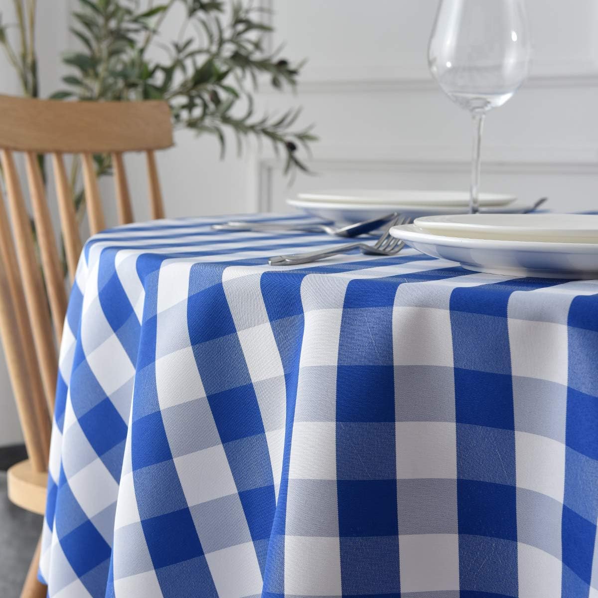 maxmill Round Checkered Tablecloth Spillproof Wrinkle Free Heavy Weight Gingham Table Cloth for Circular Table Cover Buffalo Plaid for Buffet Banquet Parties Holiday Dinner 70 Inch Blue and White