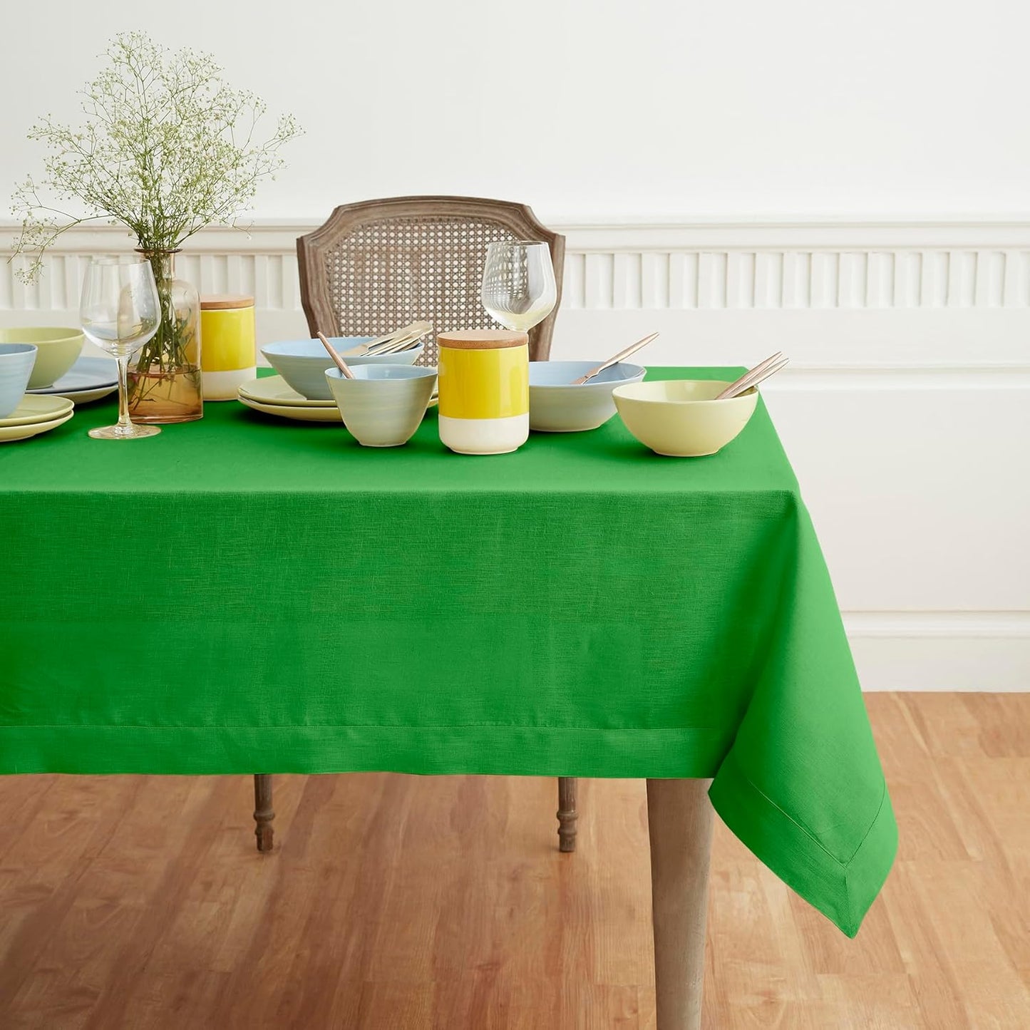 Solino Home Linen Tablecloth for Rectangle Tables 60 x 108 Inch - 100% Pure Linen Kelly Green Table Cloth - Fete, Machine Washable Cloth Tablecloth for Fall, Autumn, Halloween, Christmas