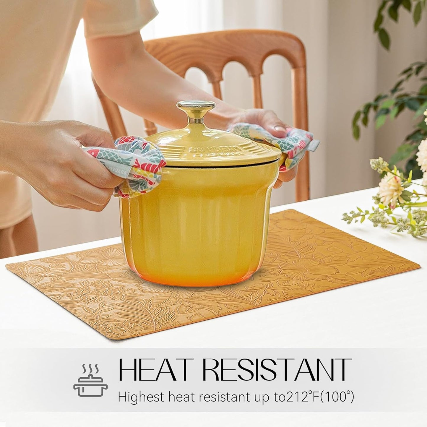 Romanstile Vinyl Placemats Set of 4-12 X 18 Inch - Heat Resistant Non-Slip Embossed Floral Place Mats 100% Waterproof Oilproof Wipeable Faux Leather Table Mats for Kitchen/Dining/Party, Gold