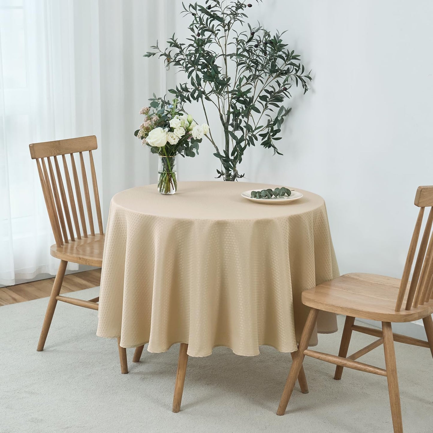 maxmill Round Weaved Texture Design Tablecloth Spill-Proof Wrinkle Free Soft Washable Table Cloth for Circular Table Cover, for Dining Room Buffet Banquet Parties Holiday Dinner, 90 Inch Natural