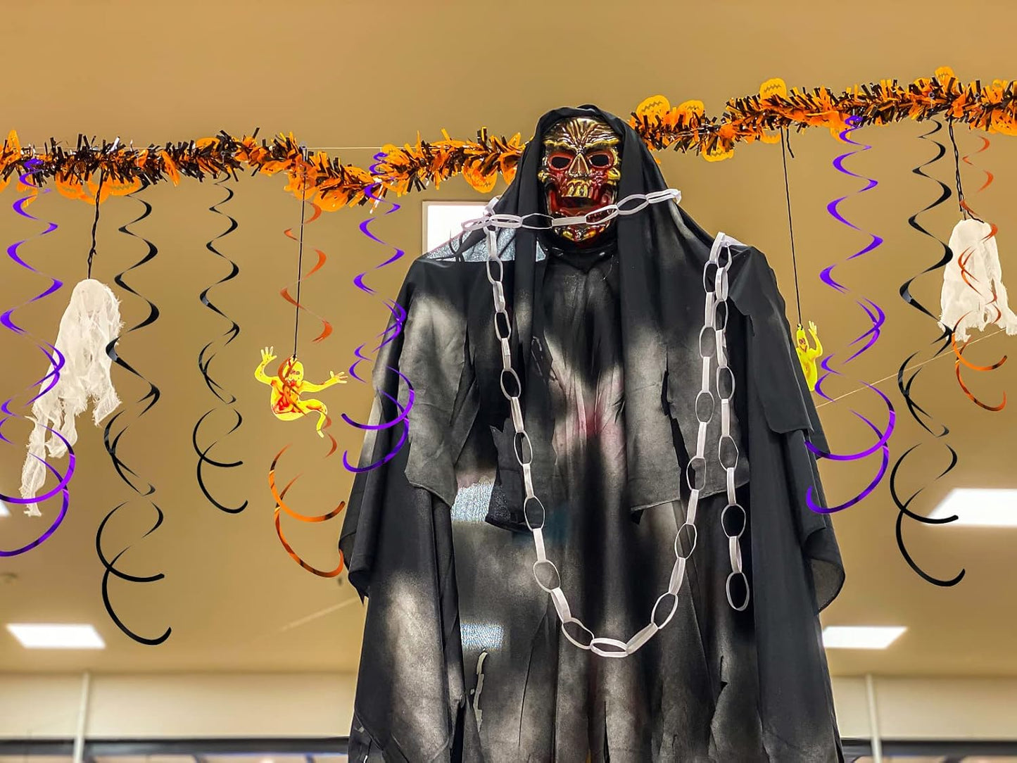 30Pc Halloween Party Party Swirl Decorations Foil Swirl Hanging Decoration Plastic Streamer for Ceiling 22 in (Black Purple and Orange)
