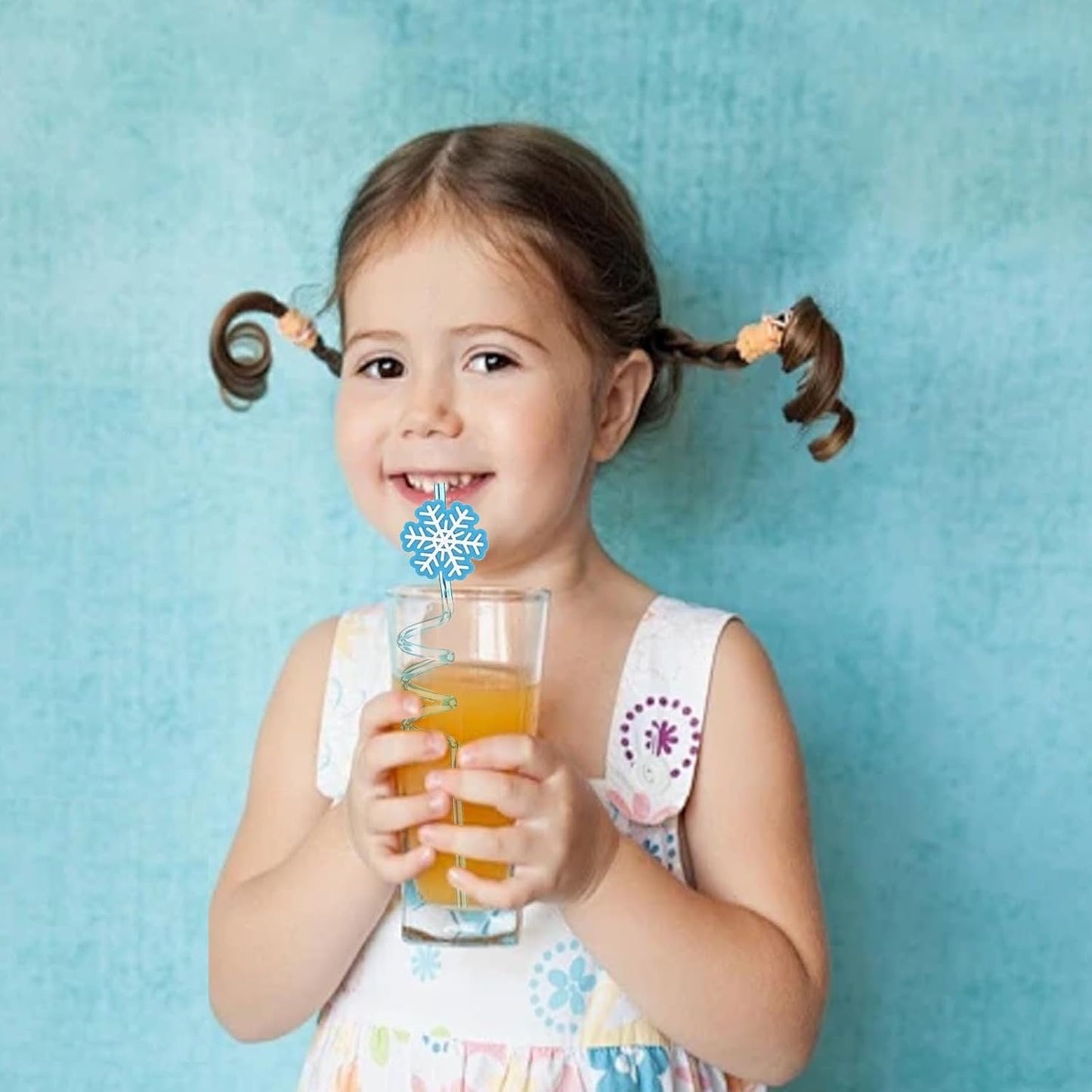 24 PCS Frozen Plastic Straws for Birthday Party Supplies Snowflake Shape Drinking Straws with 2 PCS Cleaning Brushes (Frozen Blue)