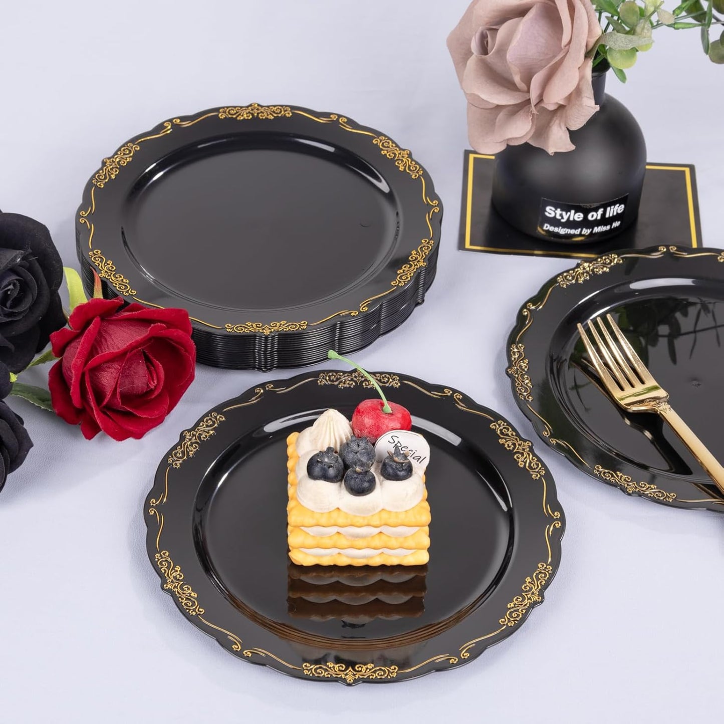 DaYammi 60PCS Black and Gold Plastic Plates, Heavy Duty Black and Gold Disposable Plates Premium 7.5 inch Black Dessert Cake Salad Appetizer Plates Hard Plastic Plates Disposable for Halloween Party