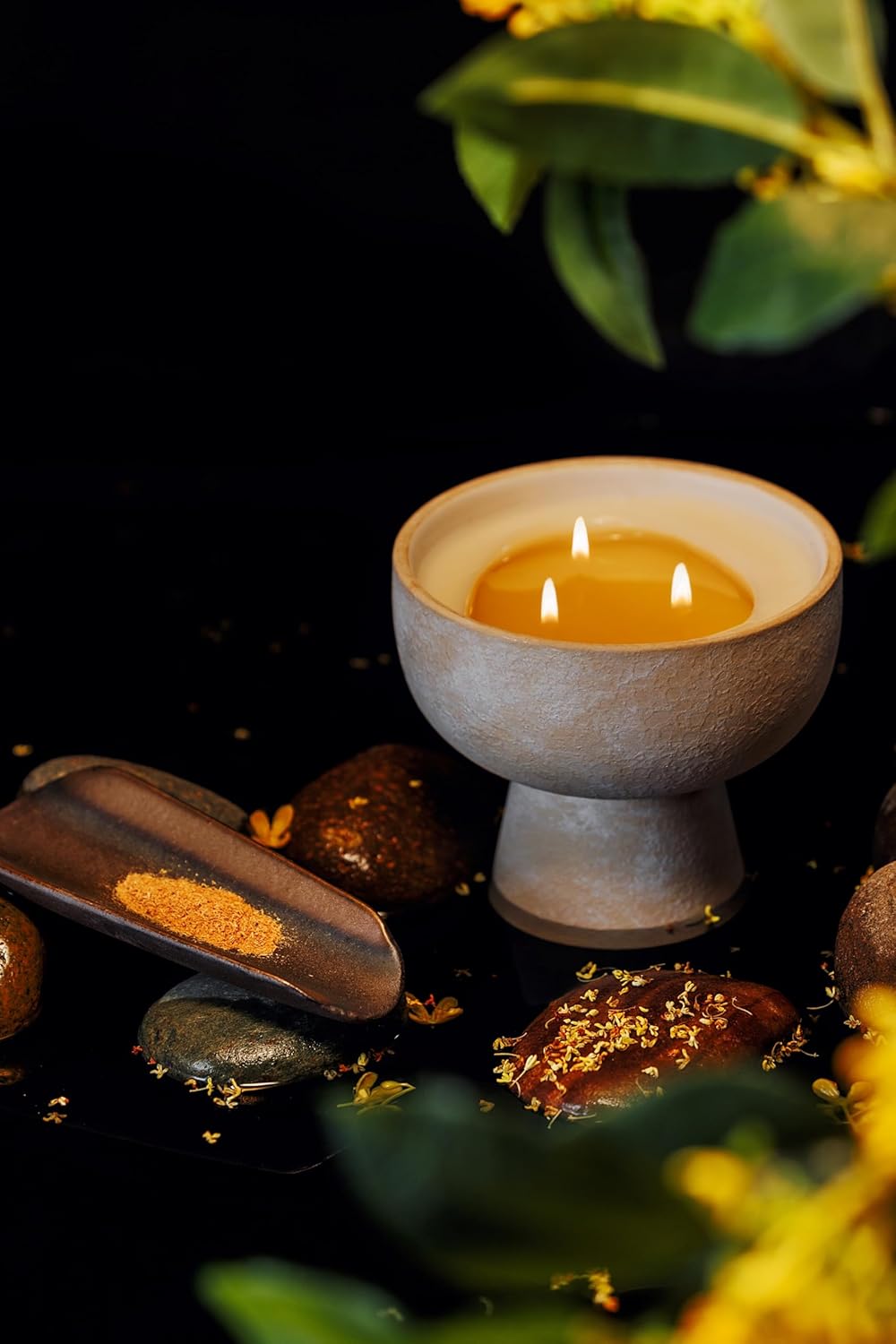 BLUEME Calm - Osmanthus & Sandalwood, Luxury Candle w/Essential Oils, 3 Wick, Hand-Poured Soy, Cotton Wick, Ceramic