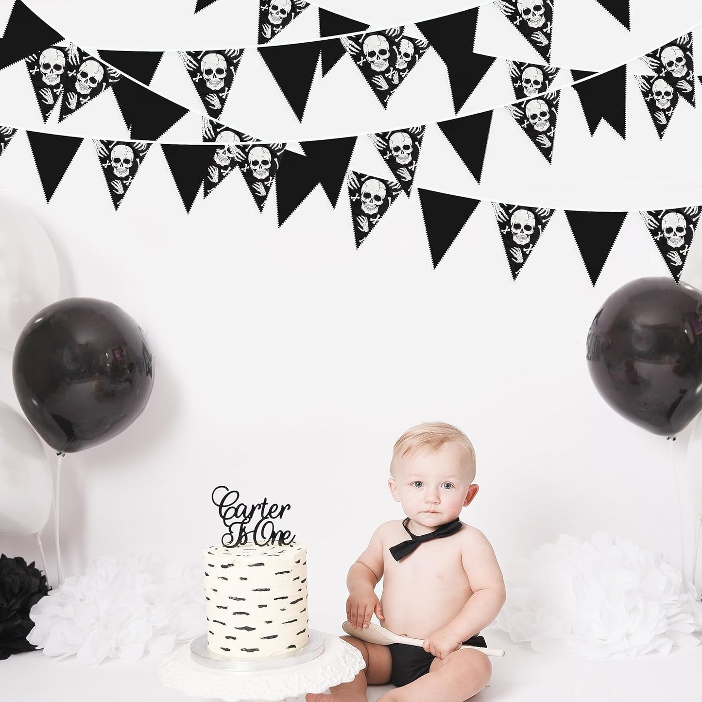 32Ft Black White Halloween Party Decorations Skull Fabric Pennant Pirate Banner Triangle Flag Bunting Garland Streamers for Halloween Pirate Birthday Jolly Roger Wedding Home Outdoor Party Supplies