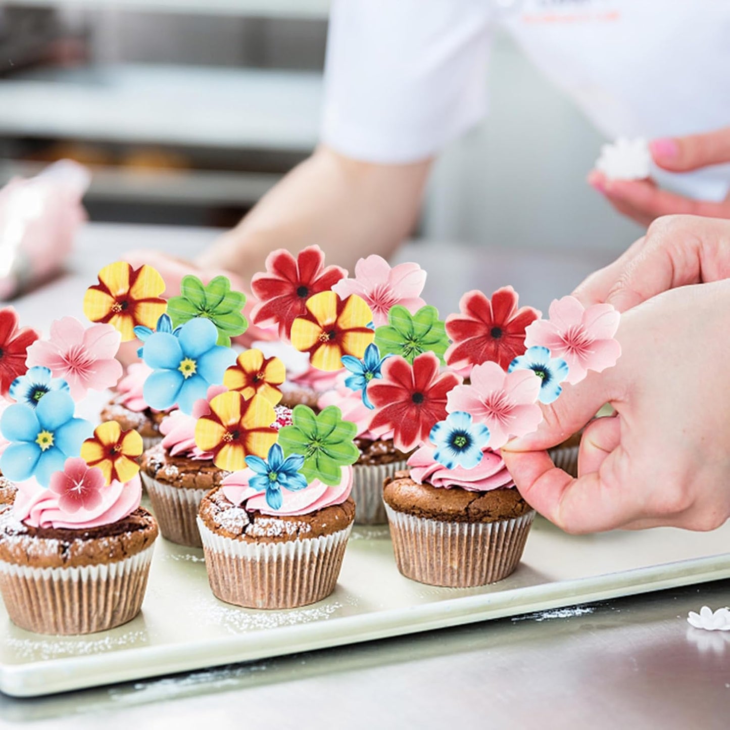 72 PCS Edible Flowers Cupcake Toppers Edible Wedding Engagement Flowers Cupcake Decorations Wafer Paper Flowers Cupcake Picks for Baby Shower Wedding Birthday Party Cake Food Decorations Supplies