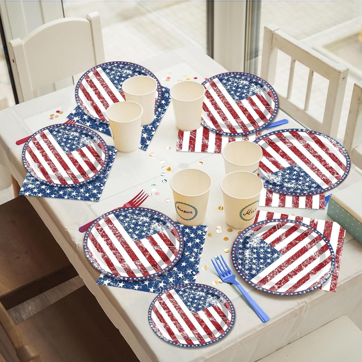 America's 50 Guests Patriotic Party Set: Flag Decorations, Plates & Napkins - 4th July, Memorial Day, Election Day Pack of 200PCS