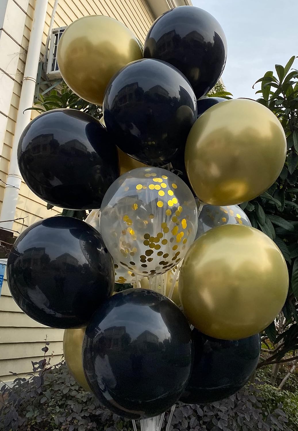 60 Pcs 12 Inch Latex Balloons in Black, Gold And Gold Confetti Perfect for Graduation, Birthday, Baby Shower, New Years, and Wedding Party Balloons Decoration