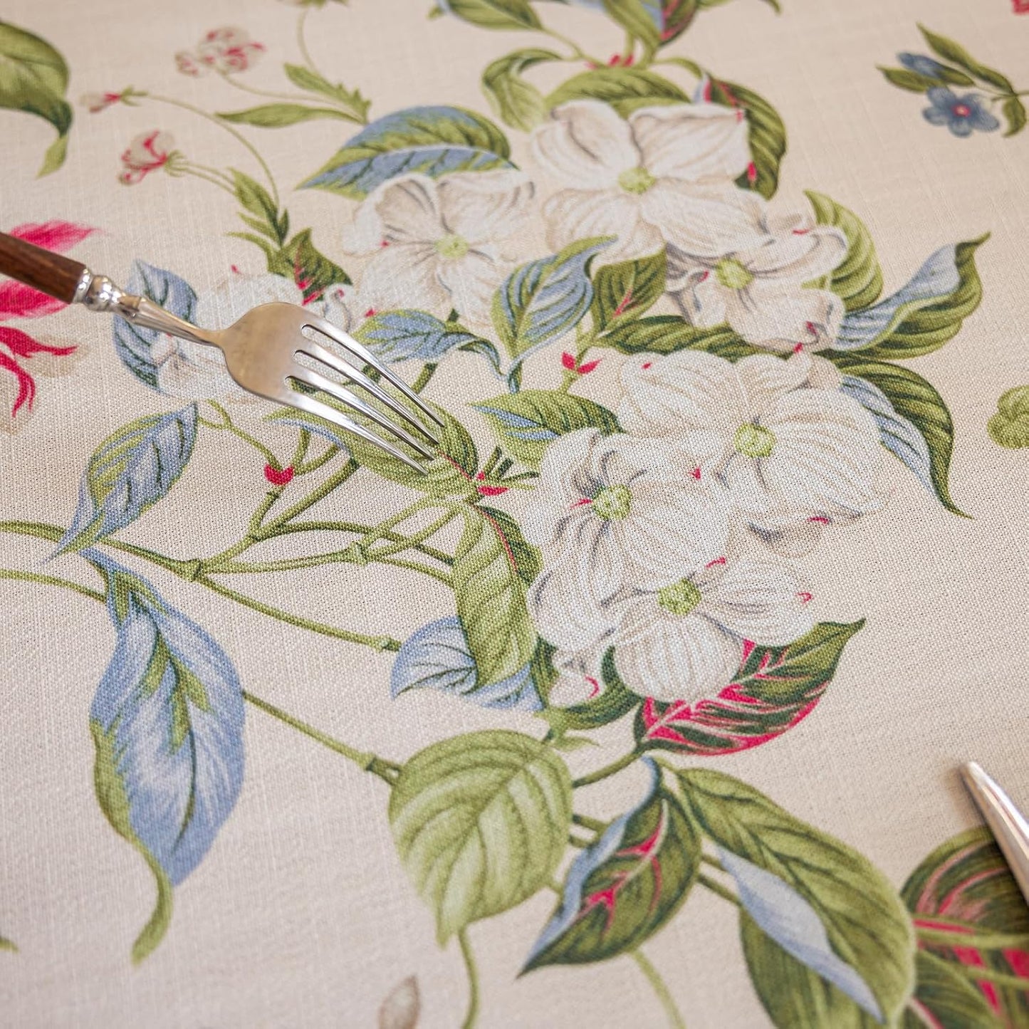 ENJOYBRIDAL Floral Tablecloth - 60 x 84 Inch - Rectangle Picnic Table Cloth Dining Room Wildflower Kitchen 6-8 Seats Table Cover for Camping Washable Vintage Boho Farmhouse Furniture Protector