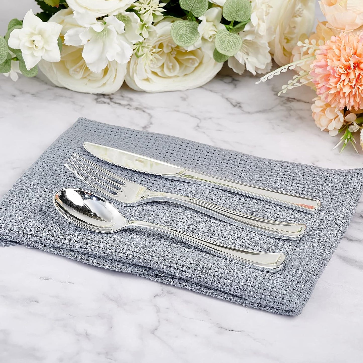 FOCUSLINE 300 Pack Silver Plastic Cutlery Set - 100 Forks, 100 Knives, 100 Spoons - Disposable Flatware Heavy Duty Plastic Silverware Set for Catering, Parties, Dinners, Weddings