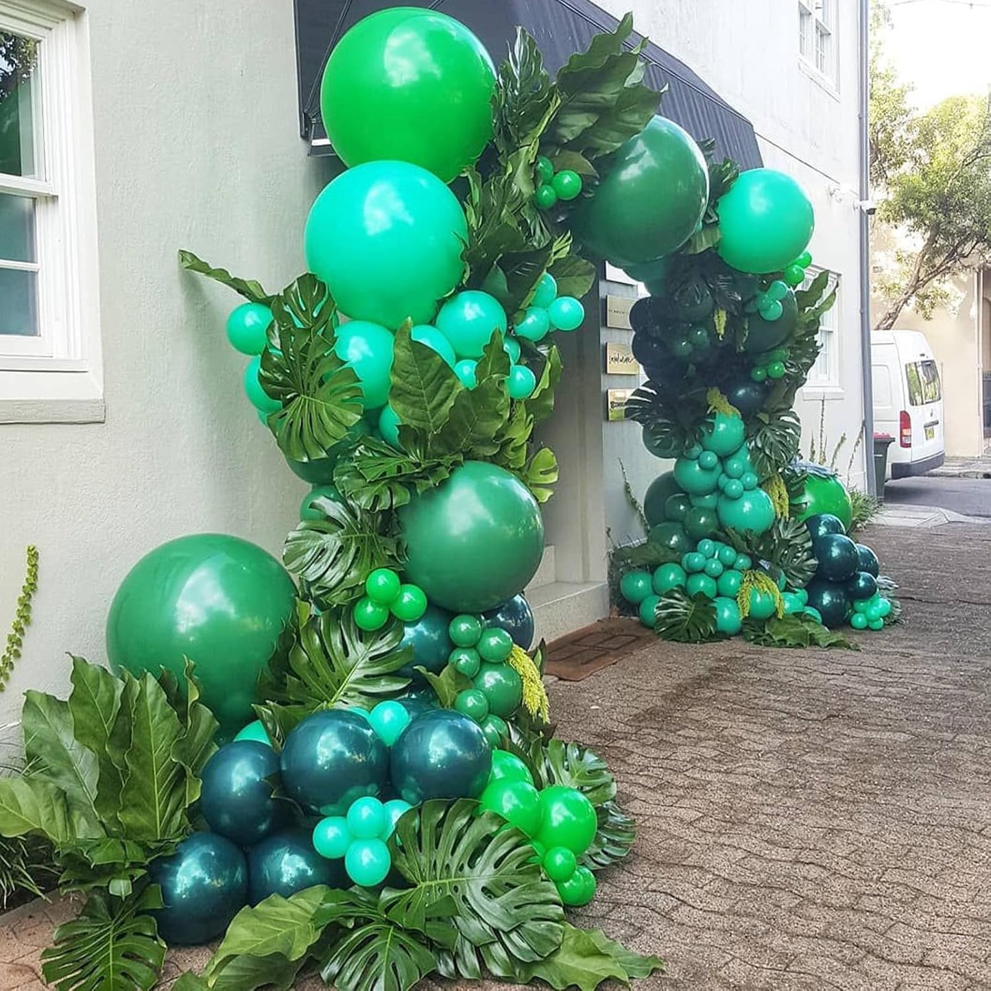 Togvu Green Balloons, 60 Packs 12 Inch Different Shades Dark Emerald Lime Metallic Chrome Olives Sage Latex Balloons for Birthday, Baby Shower, Jungle Safari Party Decoration QQ-5023